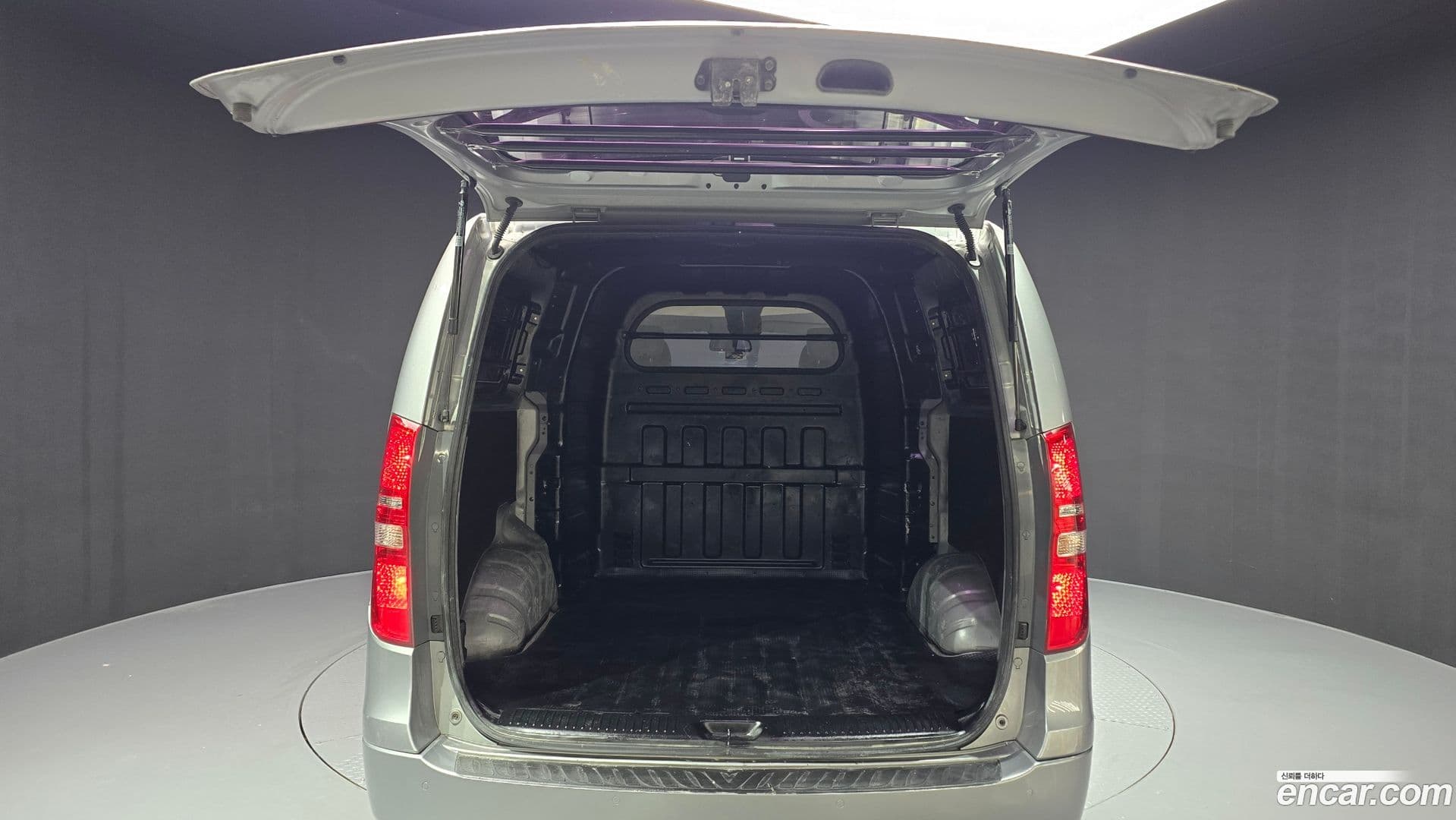 Main__Slider__Photo:Starex Hyundai 2018.4-19