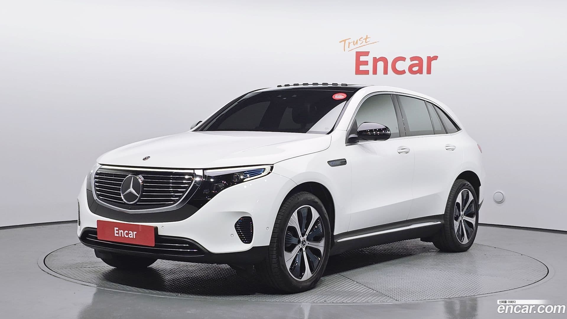 Main__Slider__Photo:EQC Mercedes-Benz 2020.11-0