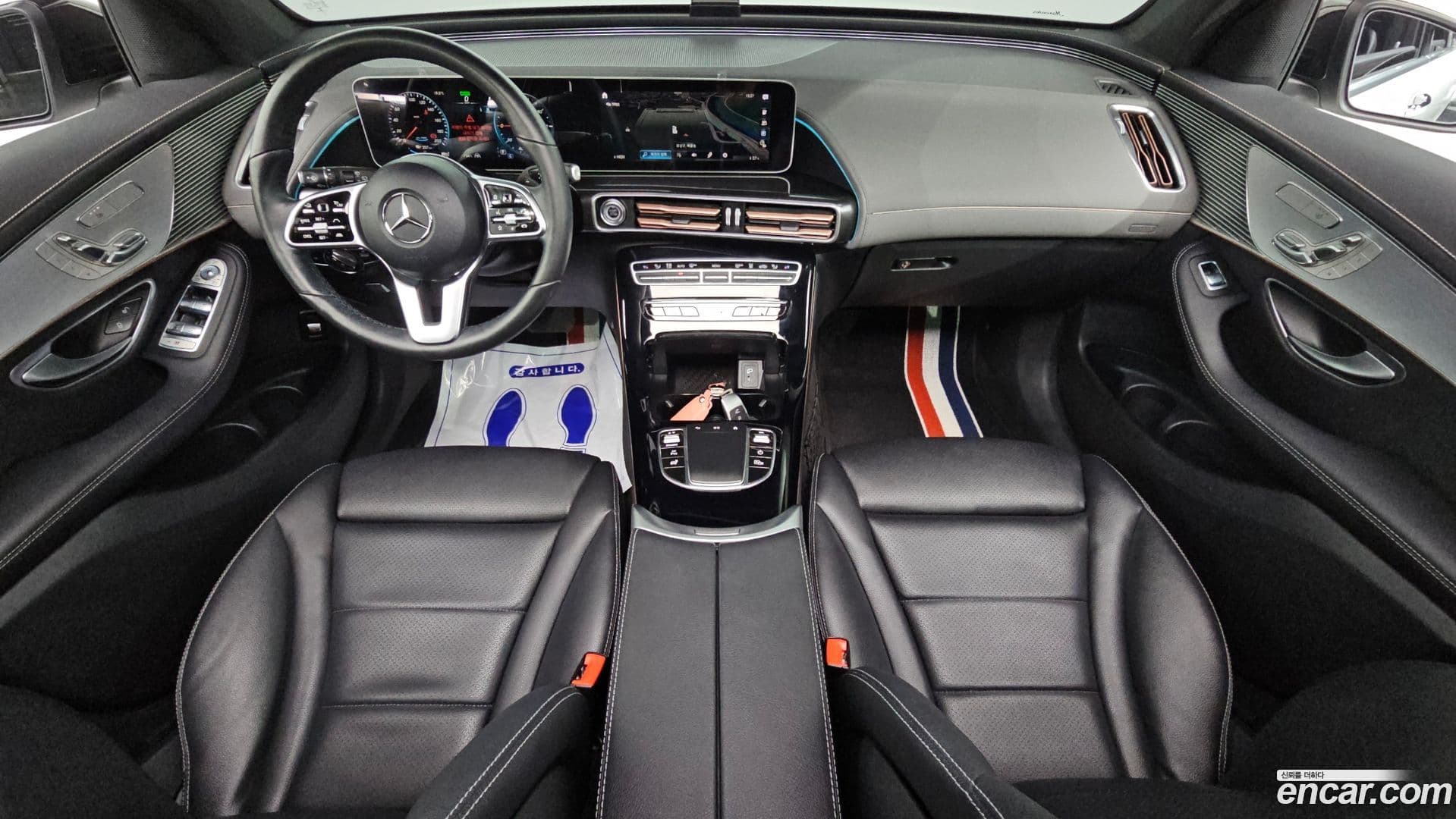 Main__Slider__Photo:EQC Mercedes-Benz 2020.11-6