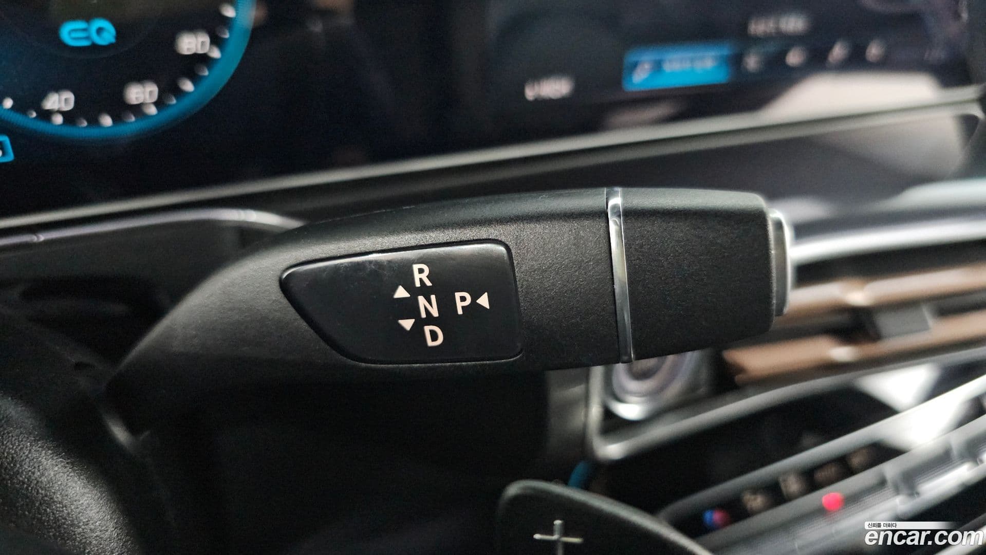 Main__Slider__Photo:EQC Mercedes-Benz 2020.11-8