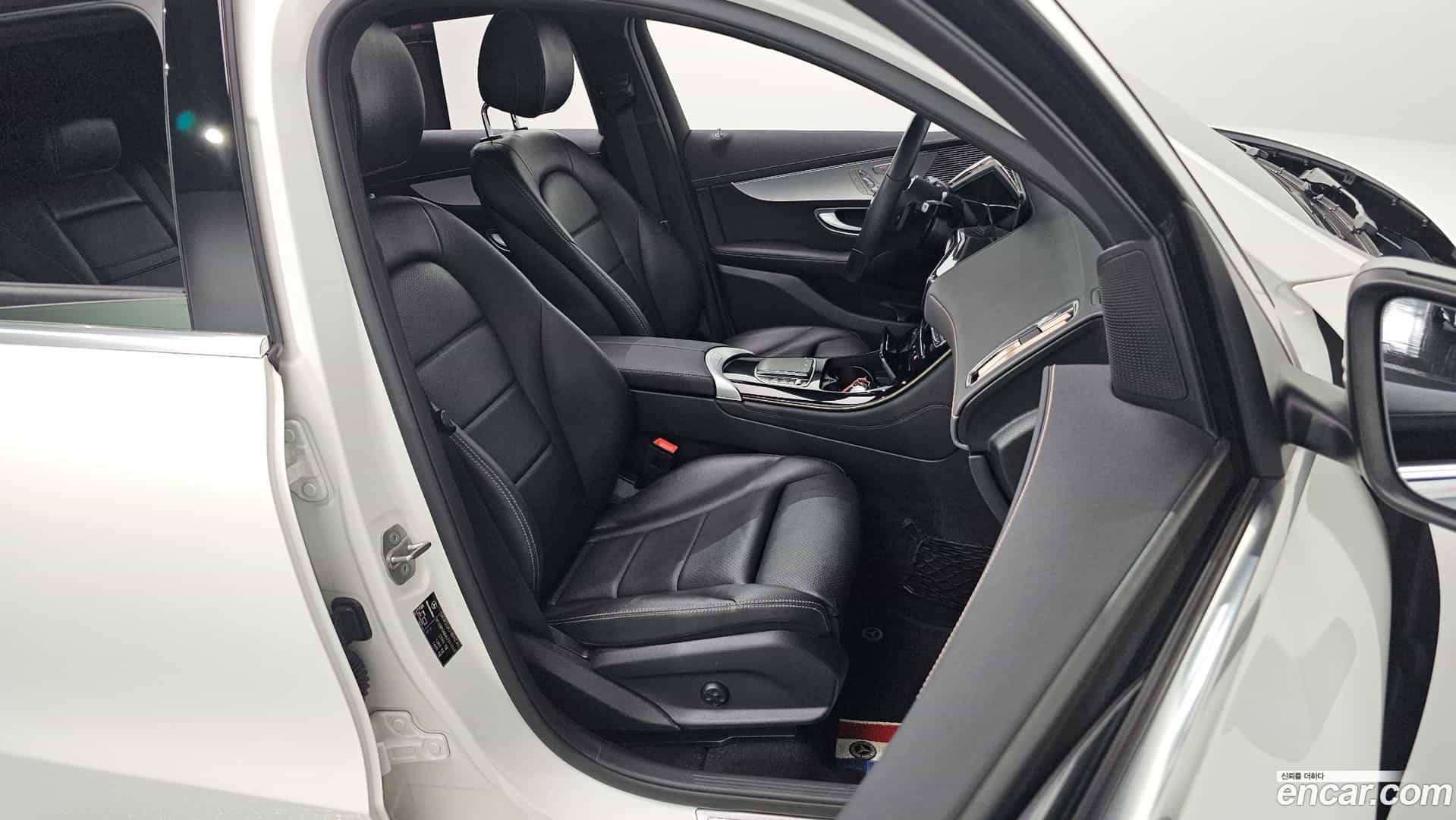 EQC Mercedes-Benz 2020.11-OPTION-016