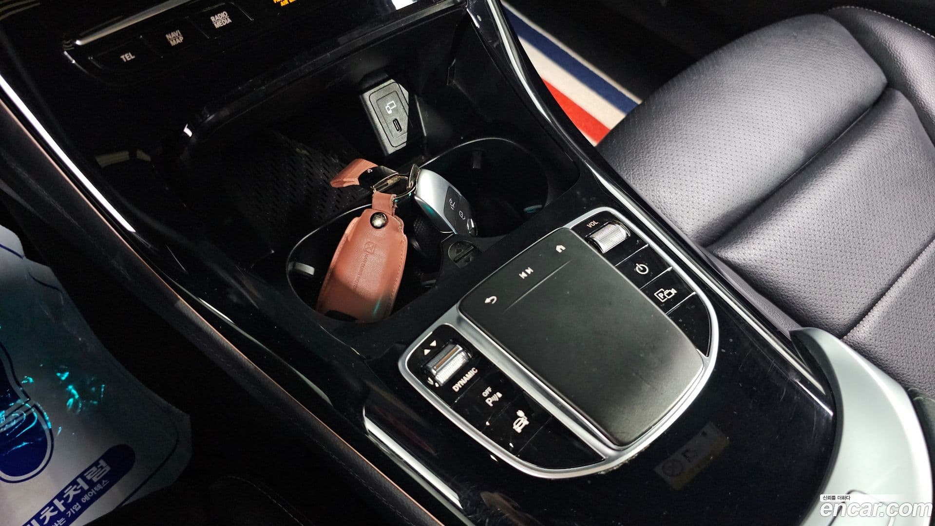 Main__Slider__Photo:EQC Mercedes-Benz 2020.11-16