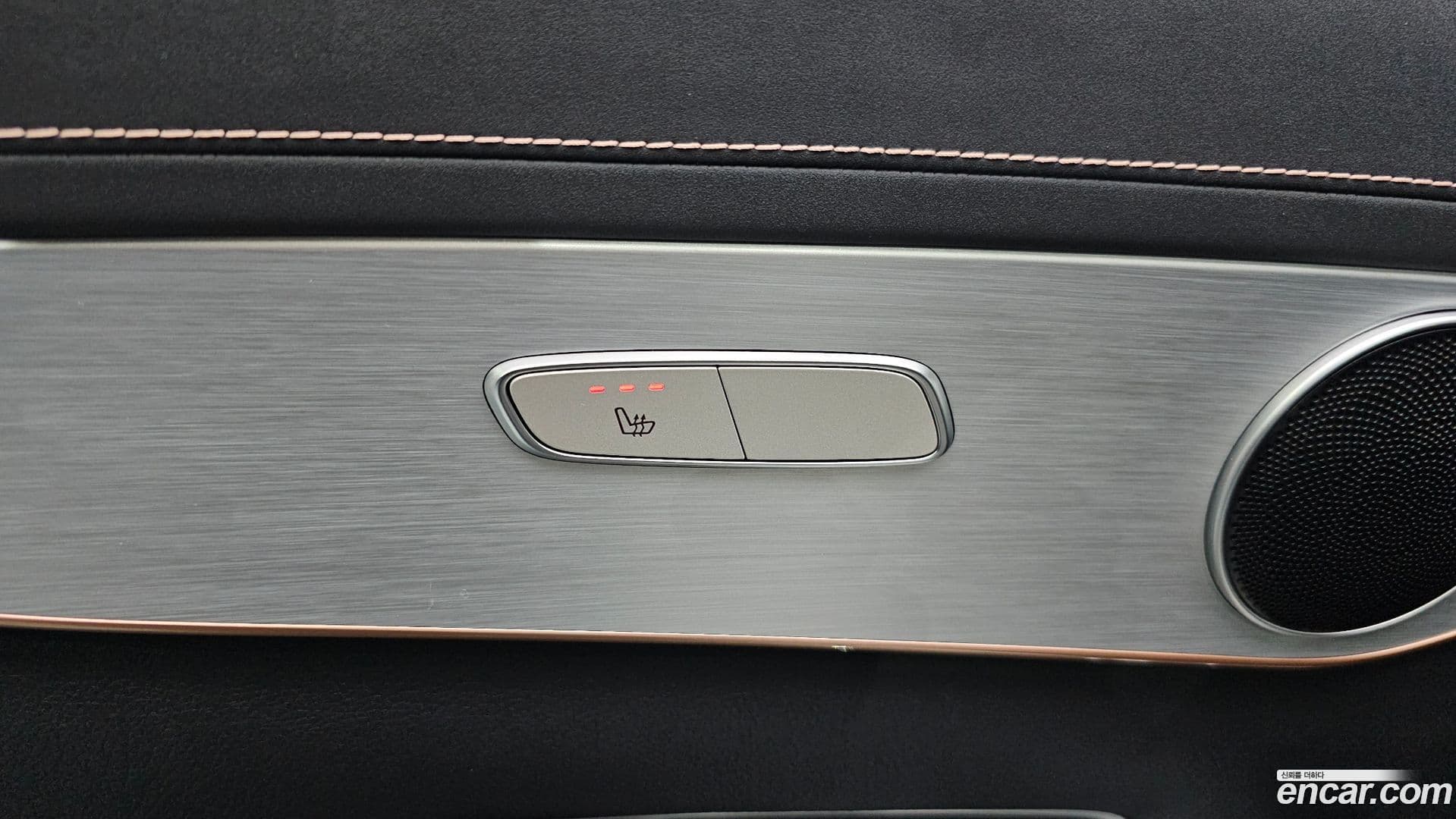 Main__Slider__Photo:EQC Mercedes-Benz 2020.11-18