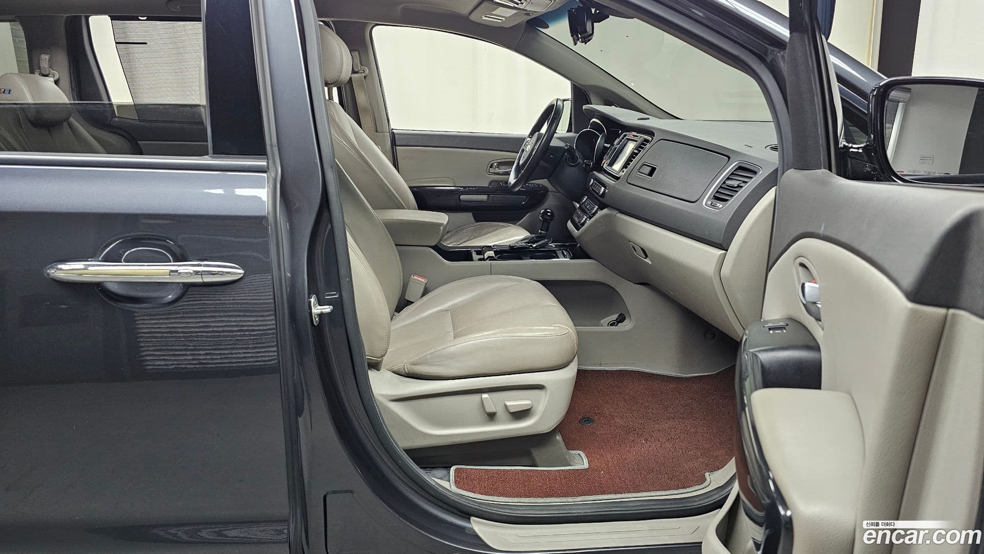 Main__Slider__Photo:Canival Kia 2014.7-10