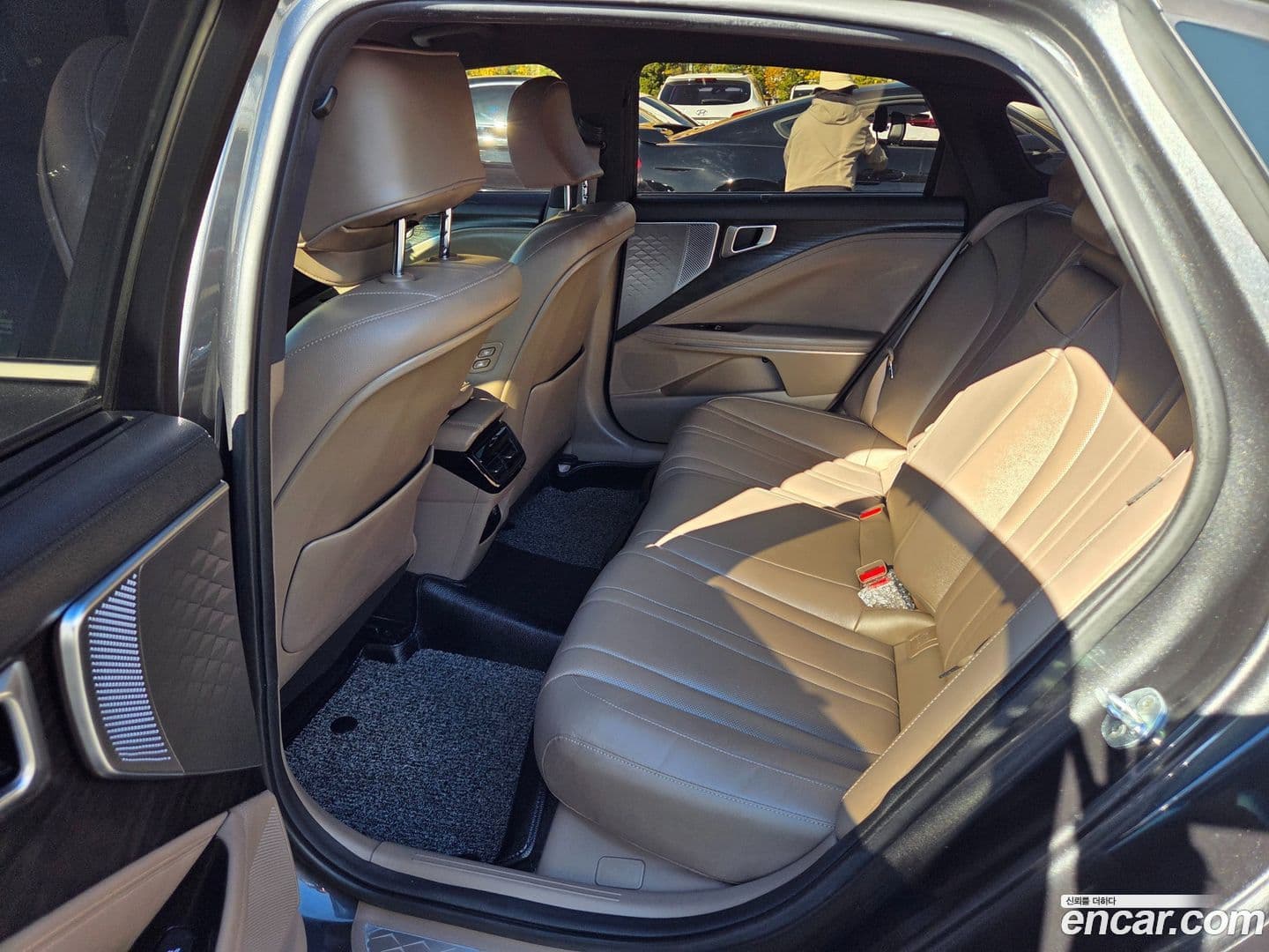 Main__Slider__Photo:K8 Kia 2021.11-6