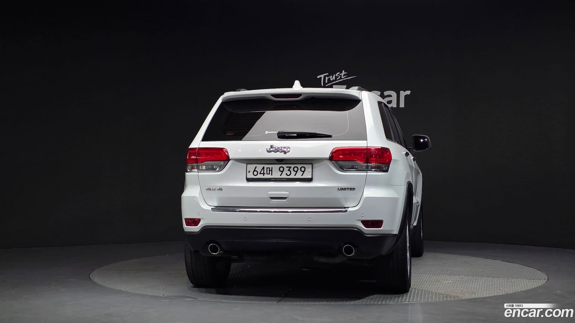 Main__Slider__Photo:Cherokee Jeep 2016.11-3