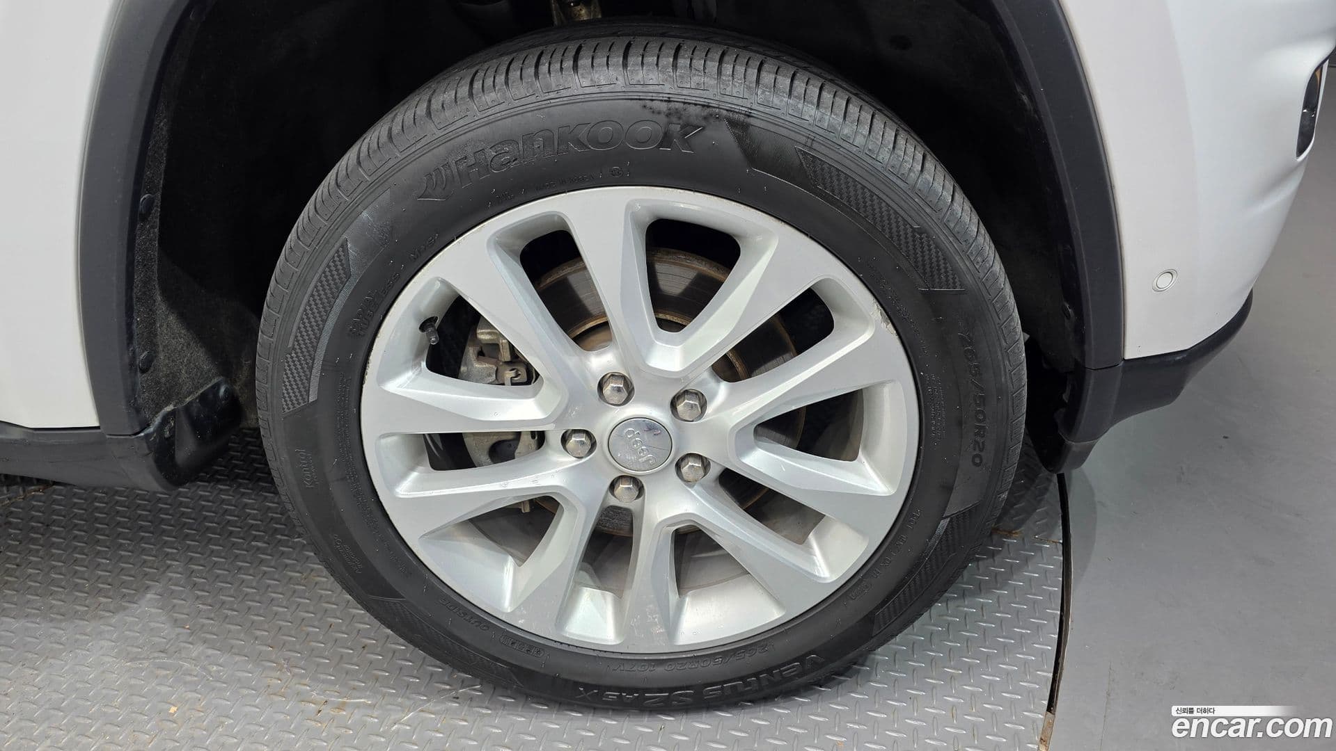 Main__Slider__Photo:Cherokee Jeep 2016.11-4