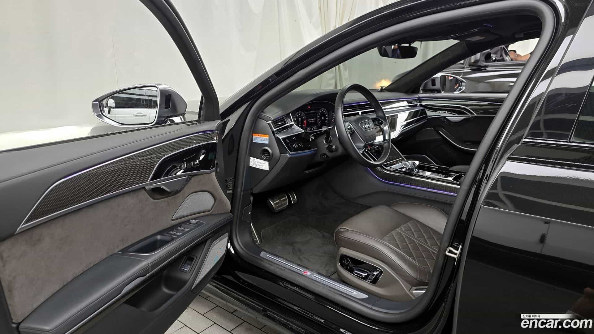 S8 Audi 2021.11-INNER-010