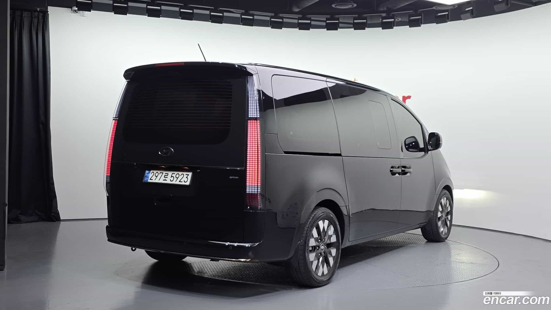 Staria Hyundai 2022.0-OUTER-002