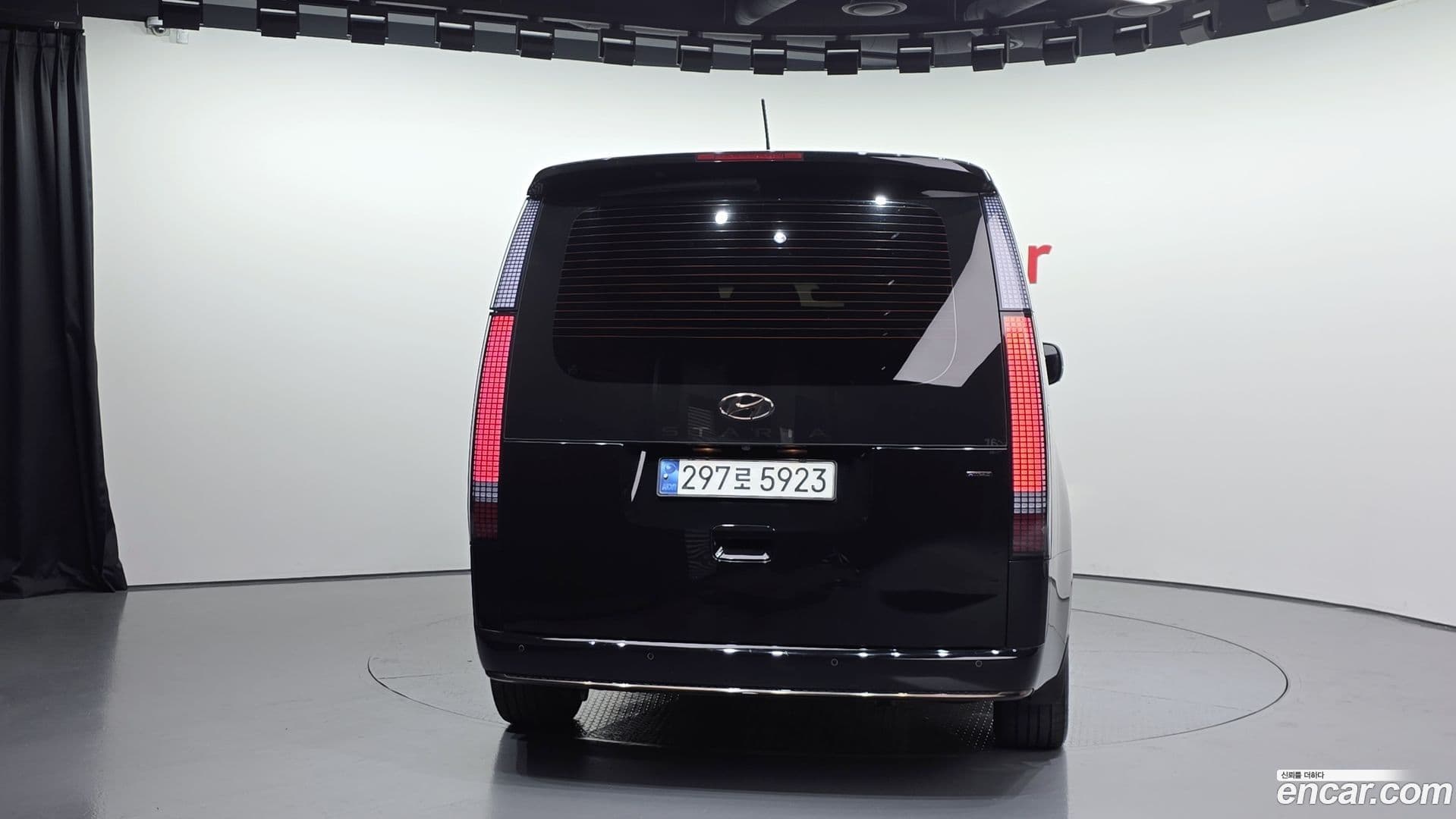 Main__Slider__Photo:Staria Hyundai 2022.0-3