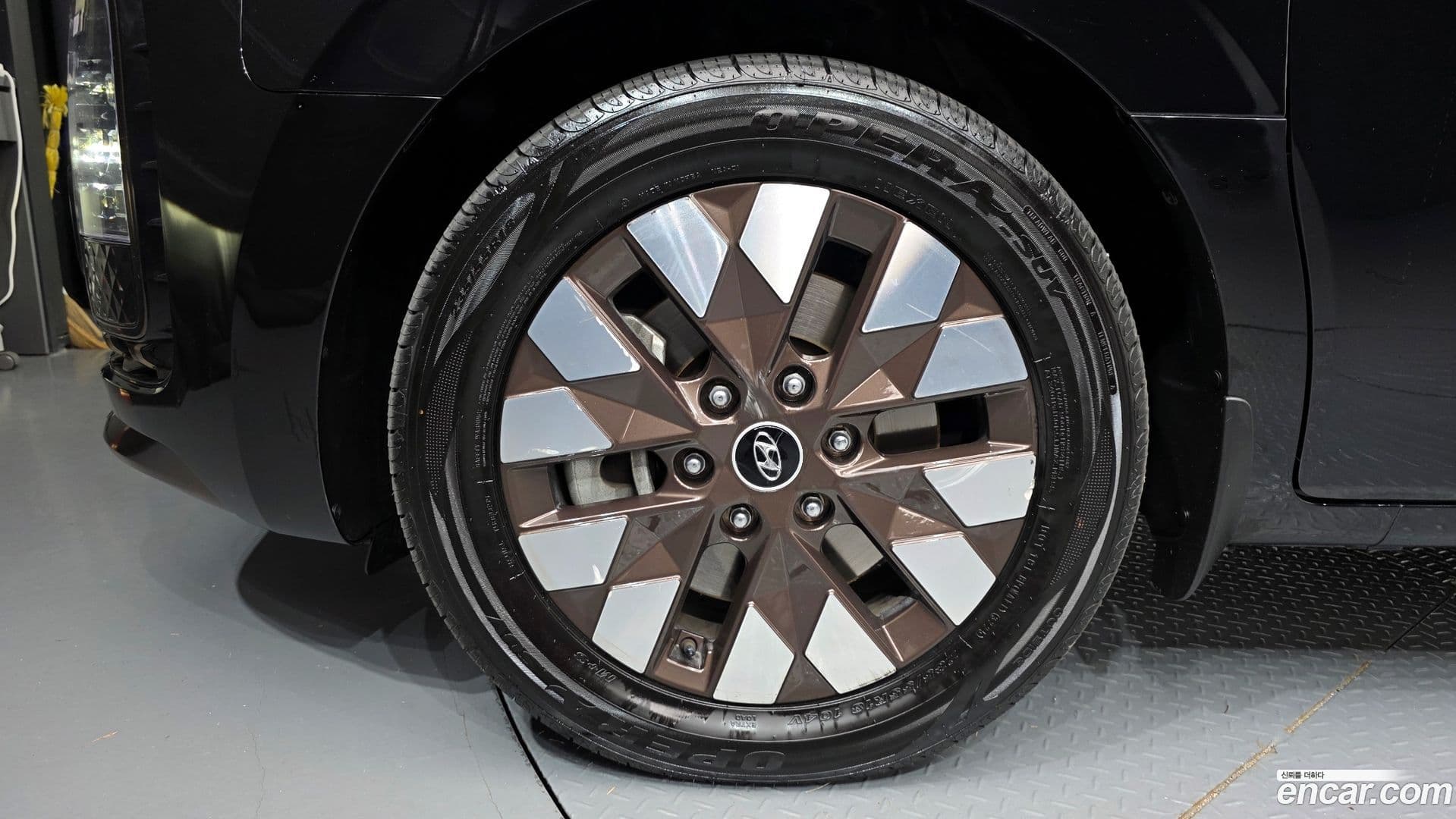 Main__Slider__Photo:Staria Hyundai 2022.0-4