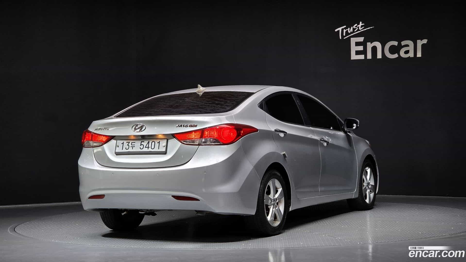 AVANTE Hyundai 2012.6-OUTER-002