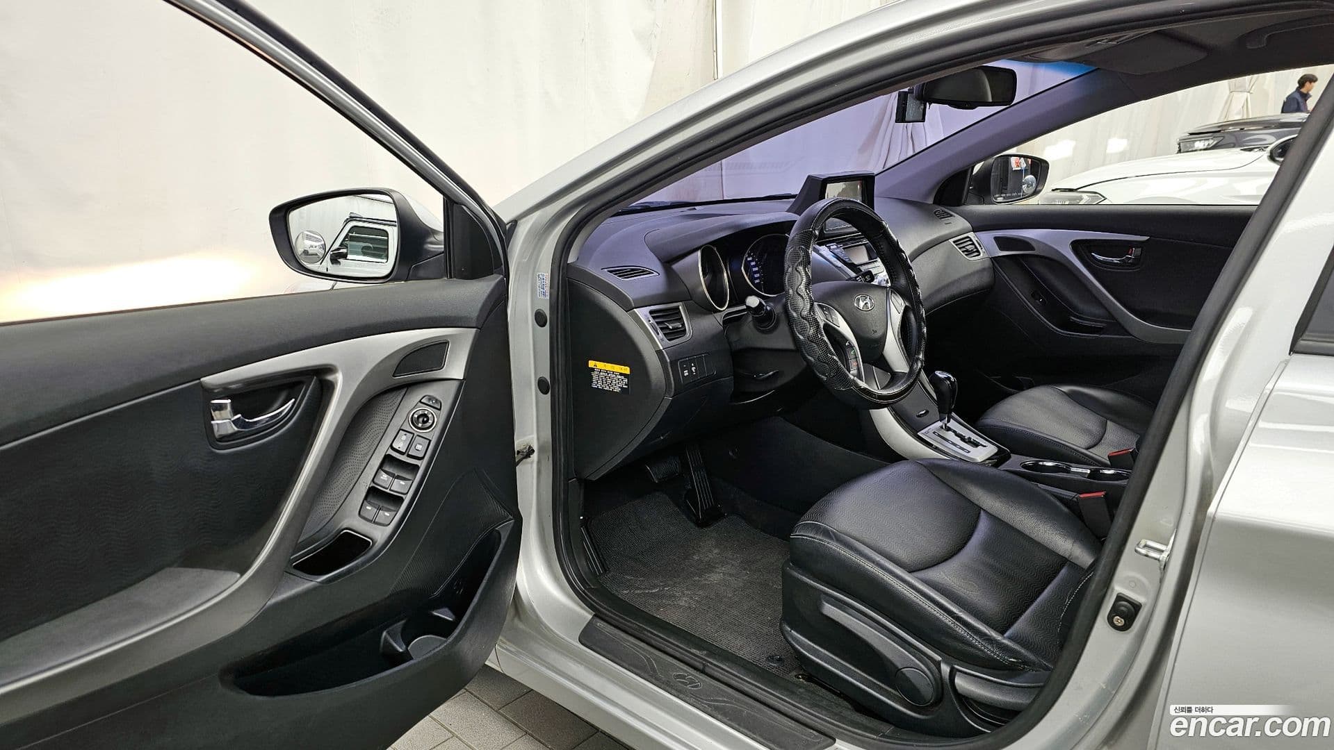 Main__Slider__Photo:AVANTE Hyundai 2012.6-9