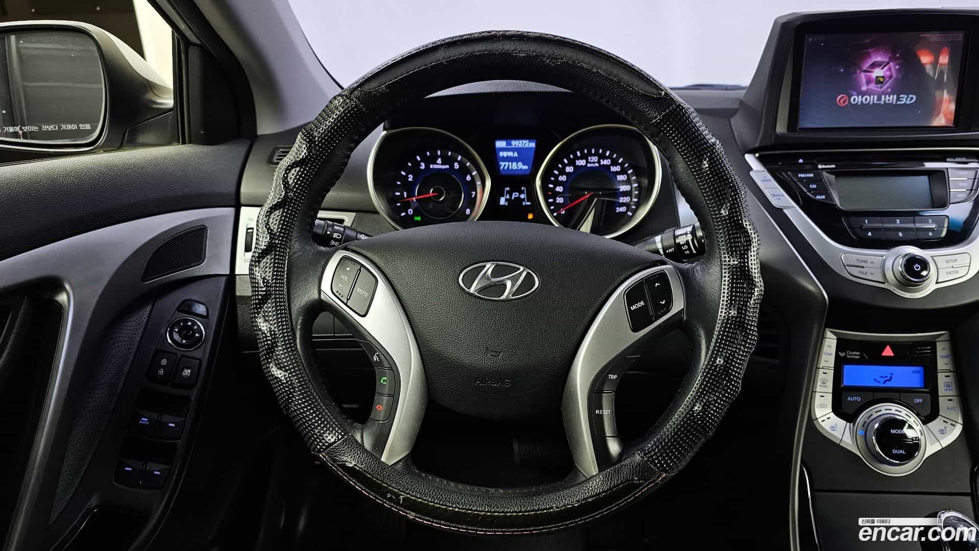 AVANTE Hyundai 2012.6-OPTION-017