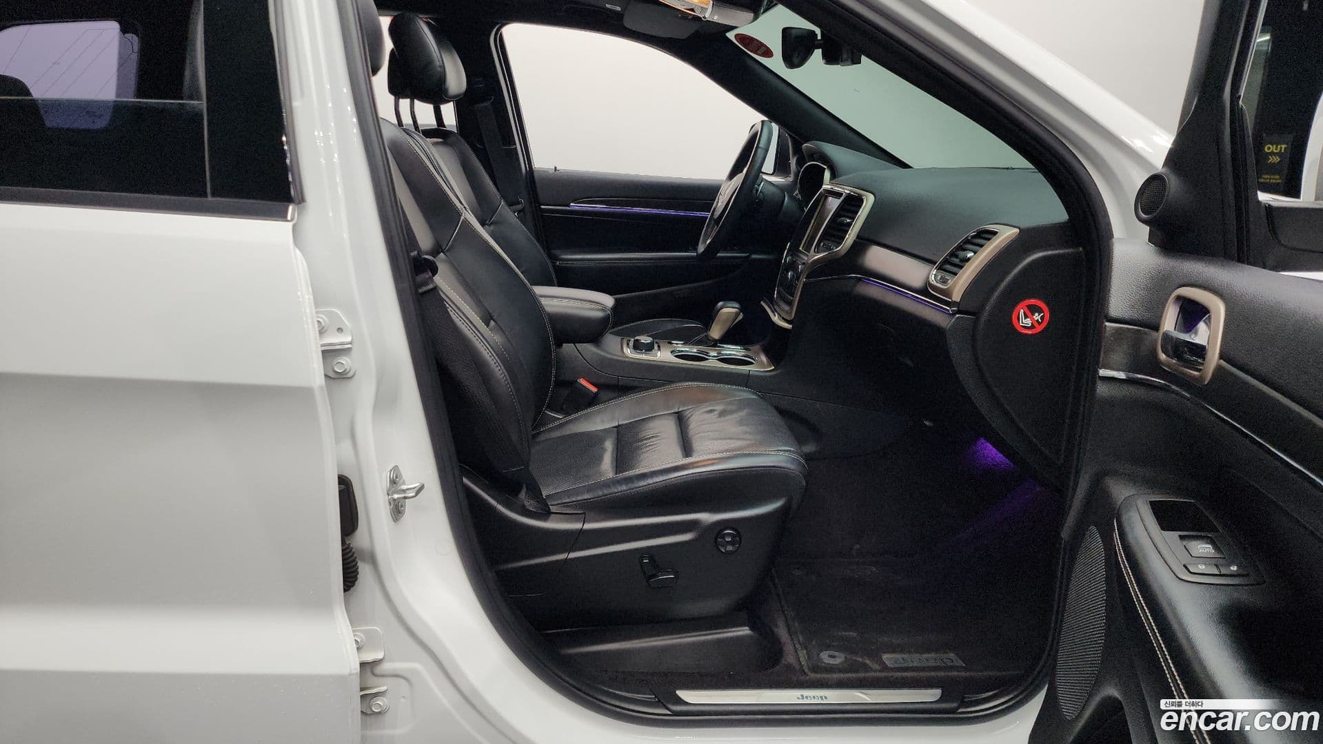 Main__Slider__Photo:Cherokee Jeep 2017.6-10