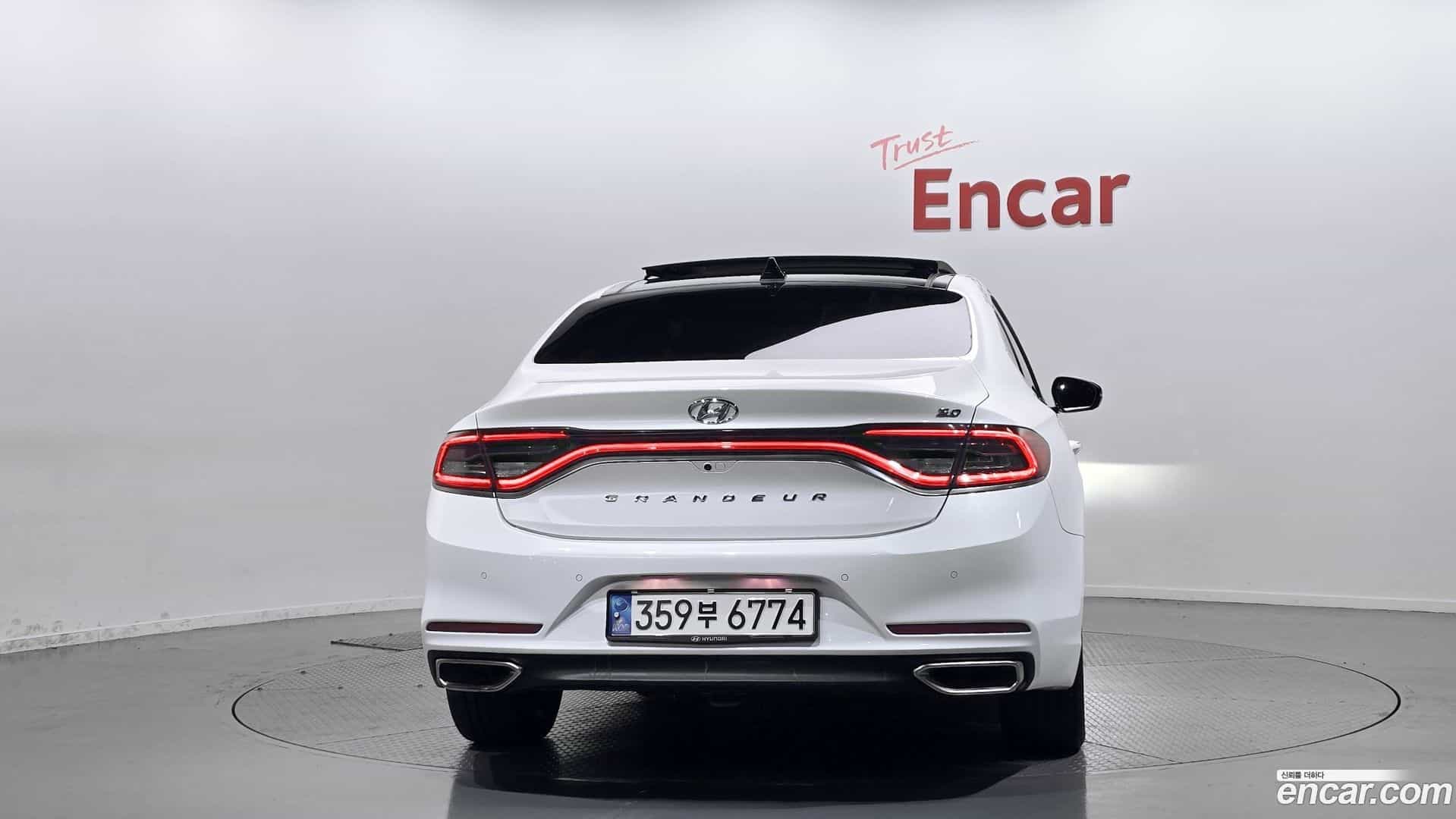 Grandeur Hyundai 2017.9-OUTER-004