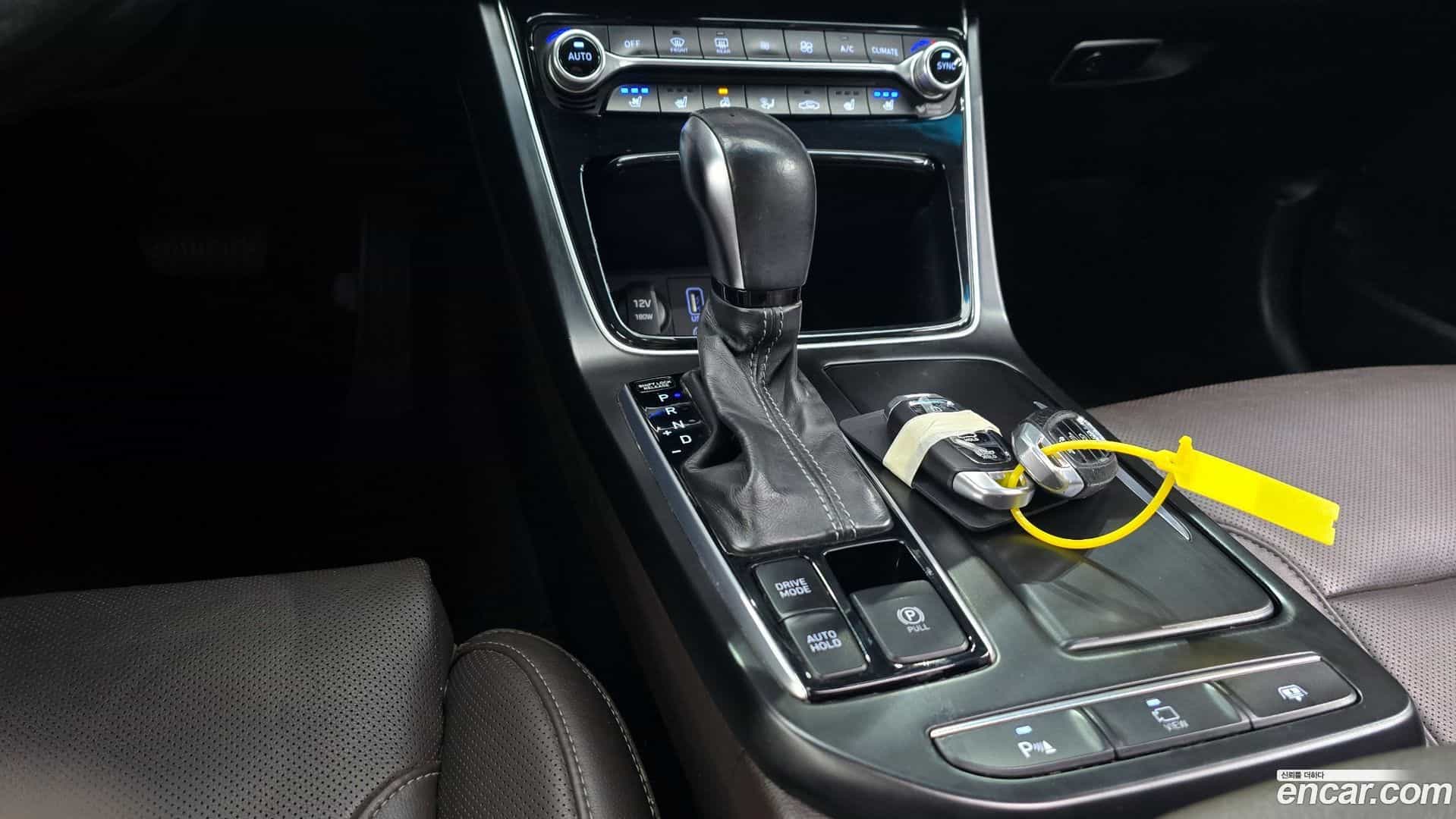 Grandeur Hyundai 2017.9-INNER-009