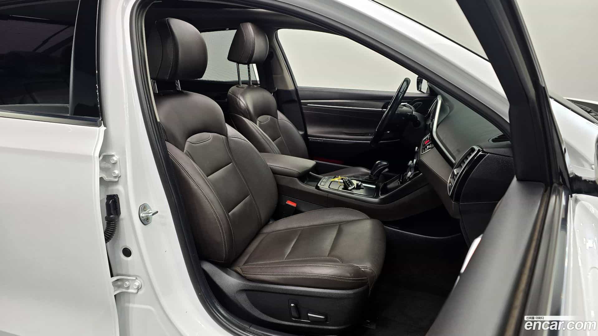 Grandeur Hyundai 2017.9-INNER-010