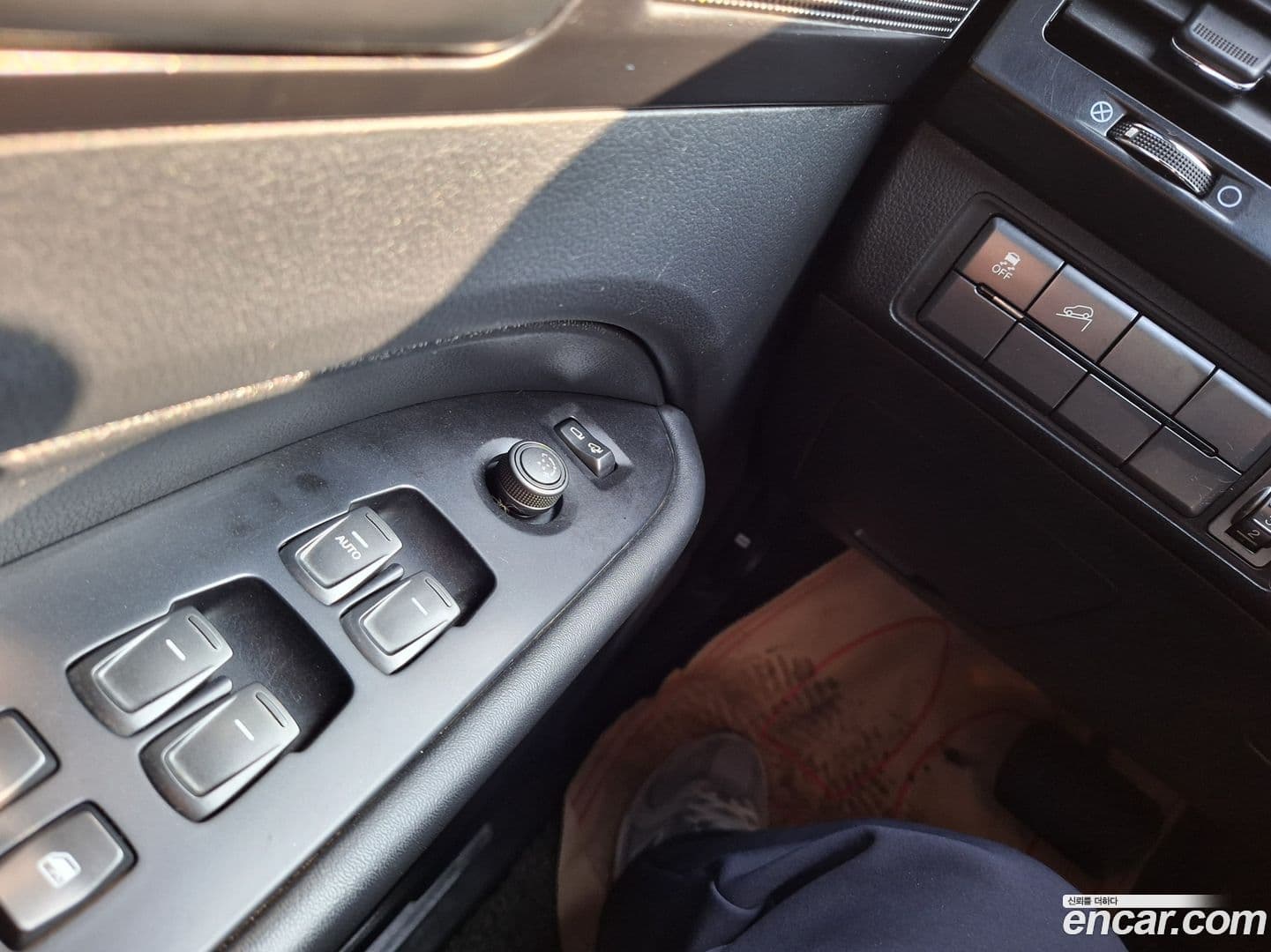 Main__Slider__Photo:Rexton KG_Mobility_Ssangyong 2020.0-8