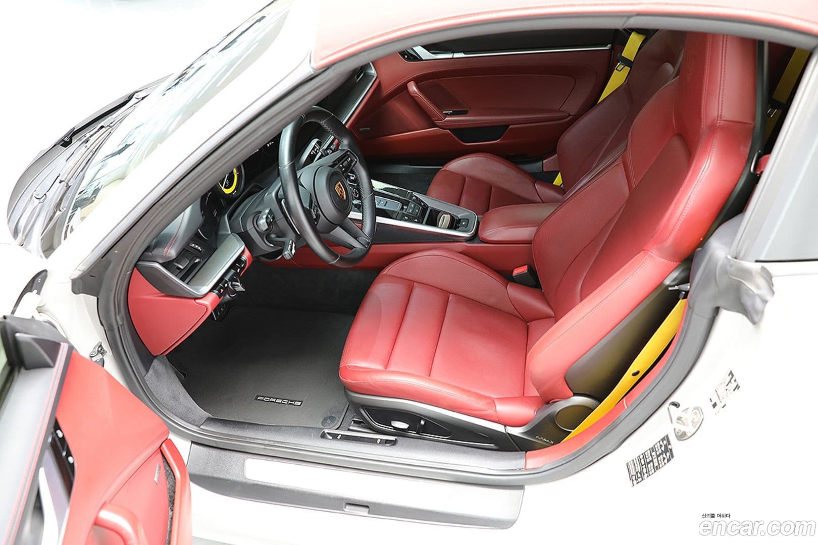 Main__Slider__Photo:911 Porsche 2020.9-8