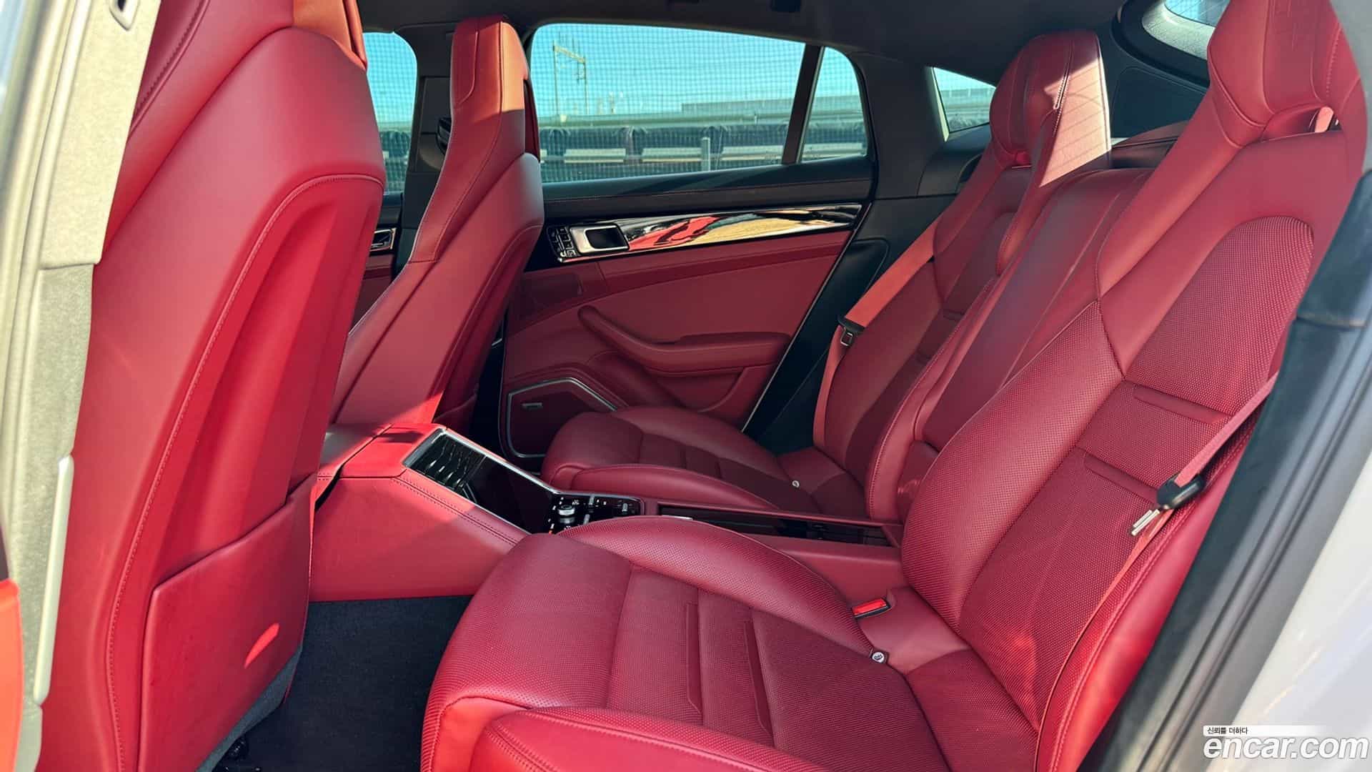 Panamera Porsche 2020.7-OPTION-017