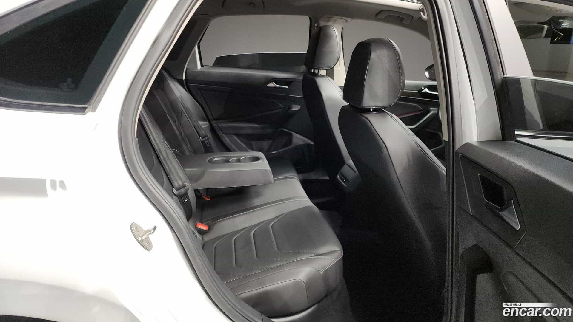 Jetta Volkswagen 2020.10-OPTION-016