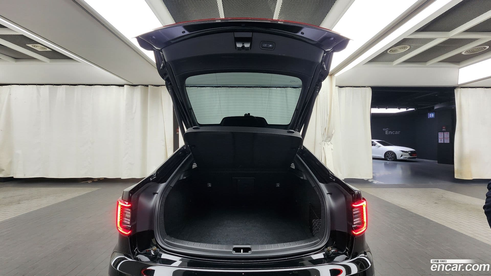 Main__Slider__Photo:Polestar 2 Polestar 2022.3-19