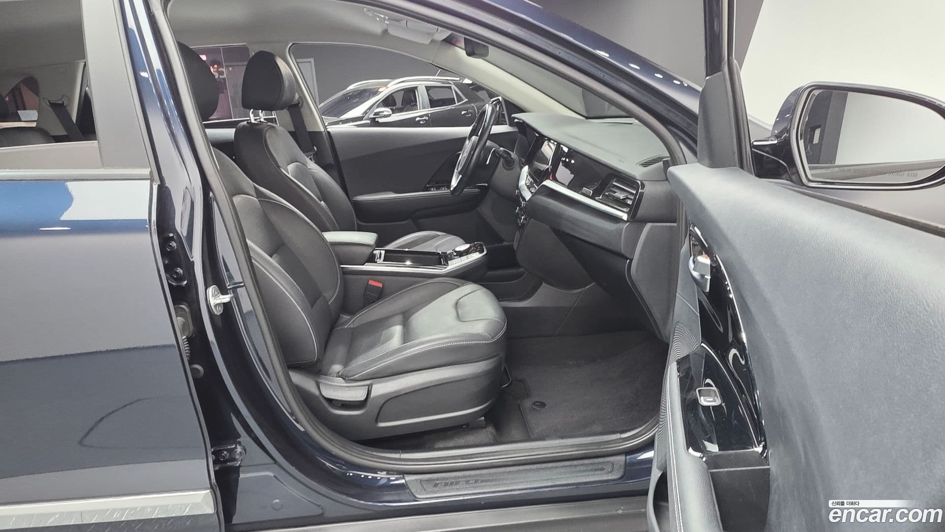 Main__Slider__Photo:Niro Kia 2021.7-9