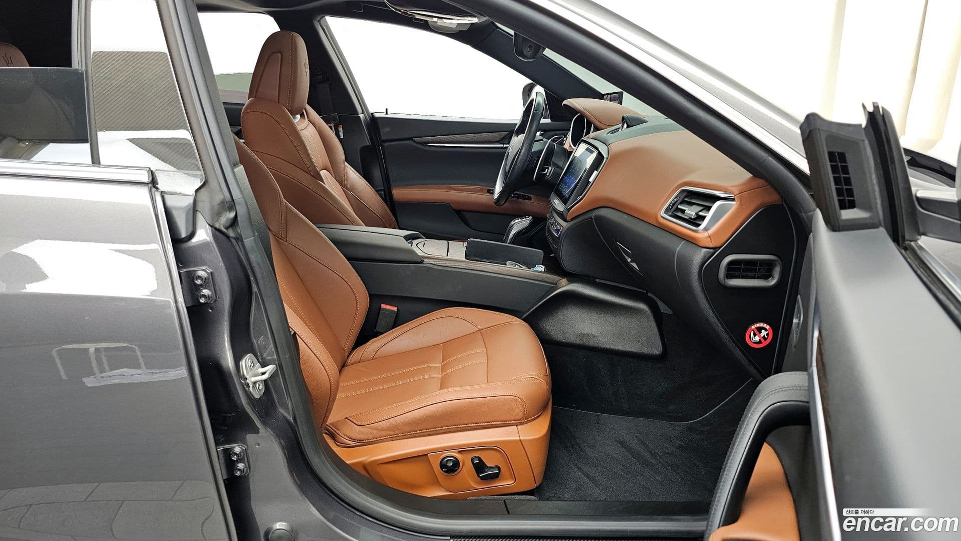 Main__Slider__Photo:Ghibli Maserati 2019.6-10