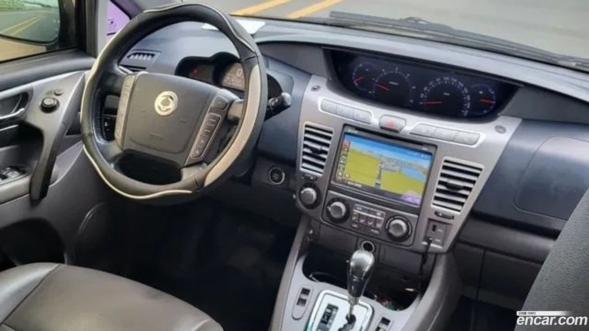 Main__Slider__Photo:KORANDO KG_Mobility_Ssangyong 2015.0-4