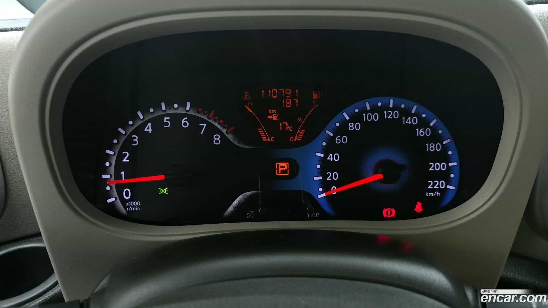 Cube Nissan 2012.7-INNER-007