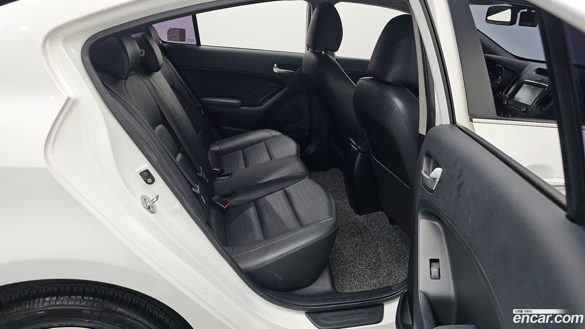 Main__Slider__Photo:K3 Kia 2017.10-11