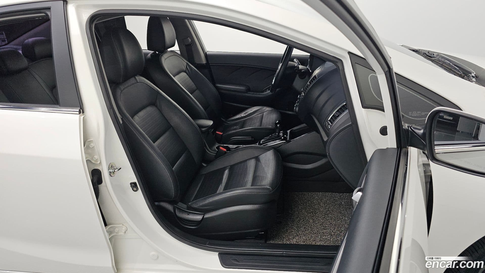 Main__Slider__Photo:K3 Kia 2017.10-12