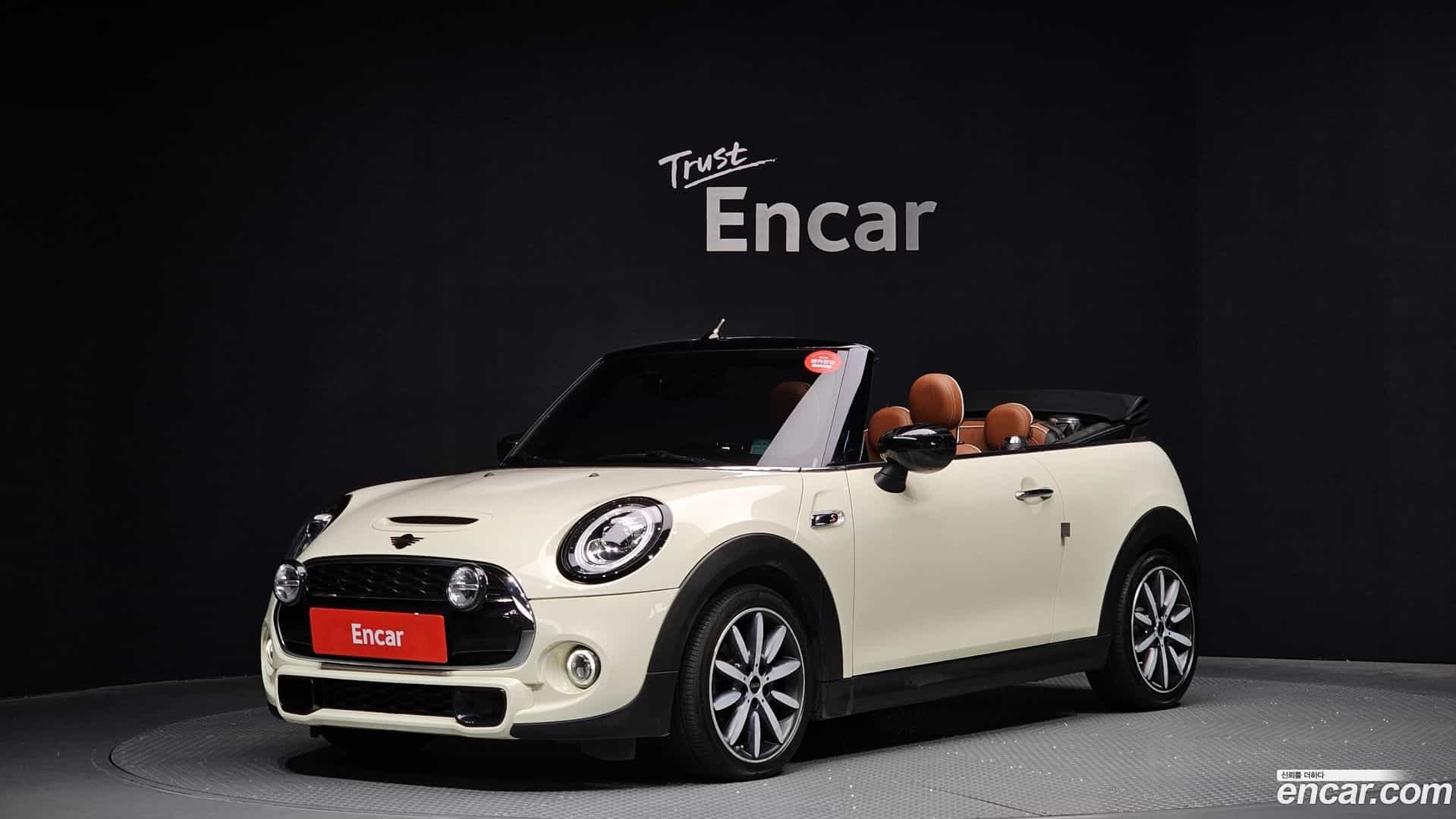 Cooper Convertible Mini 2020.5-OUTER-001