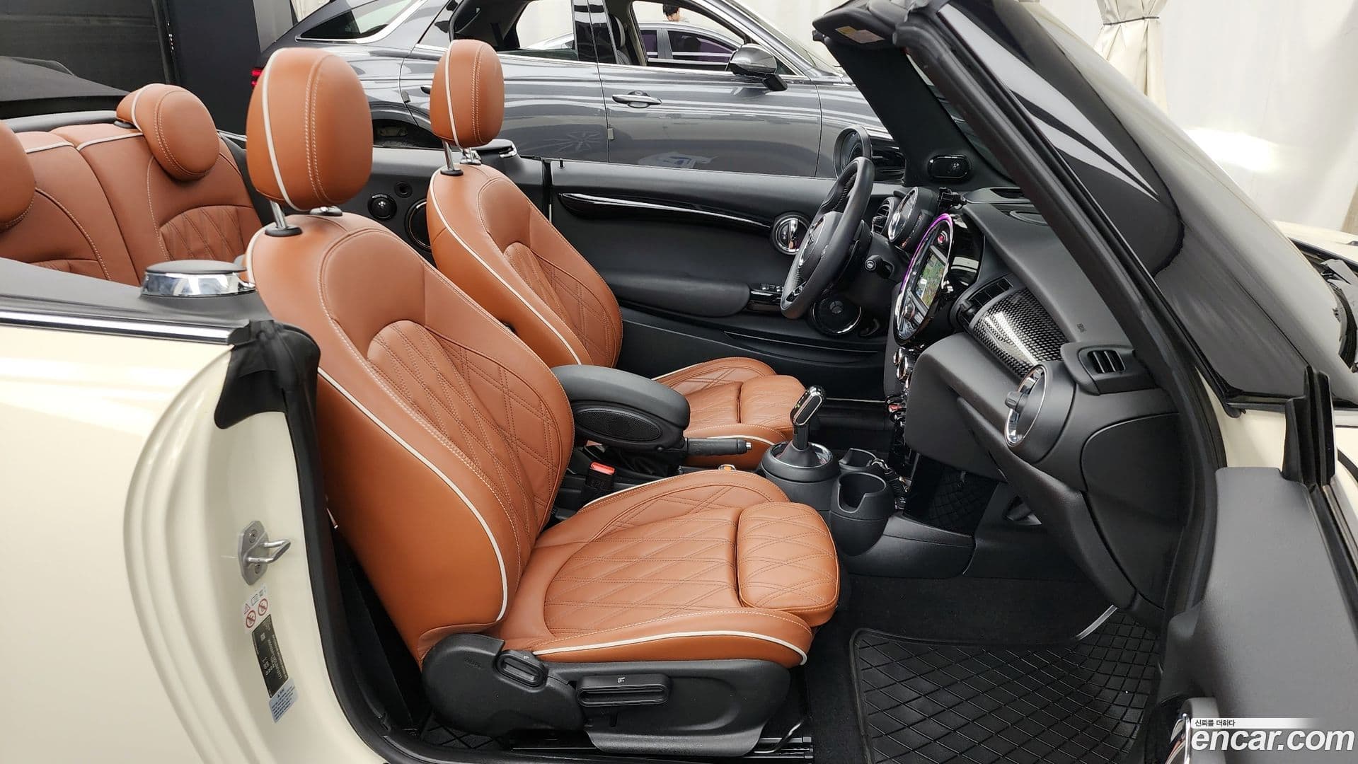 Main__Slider__Photo:Cooper Convertible Mini 2020.5-10