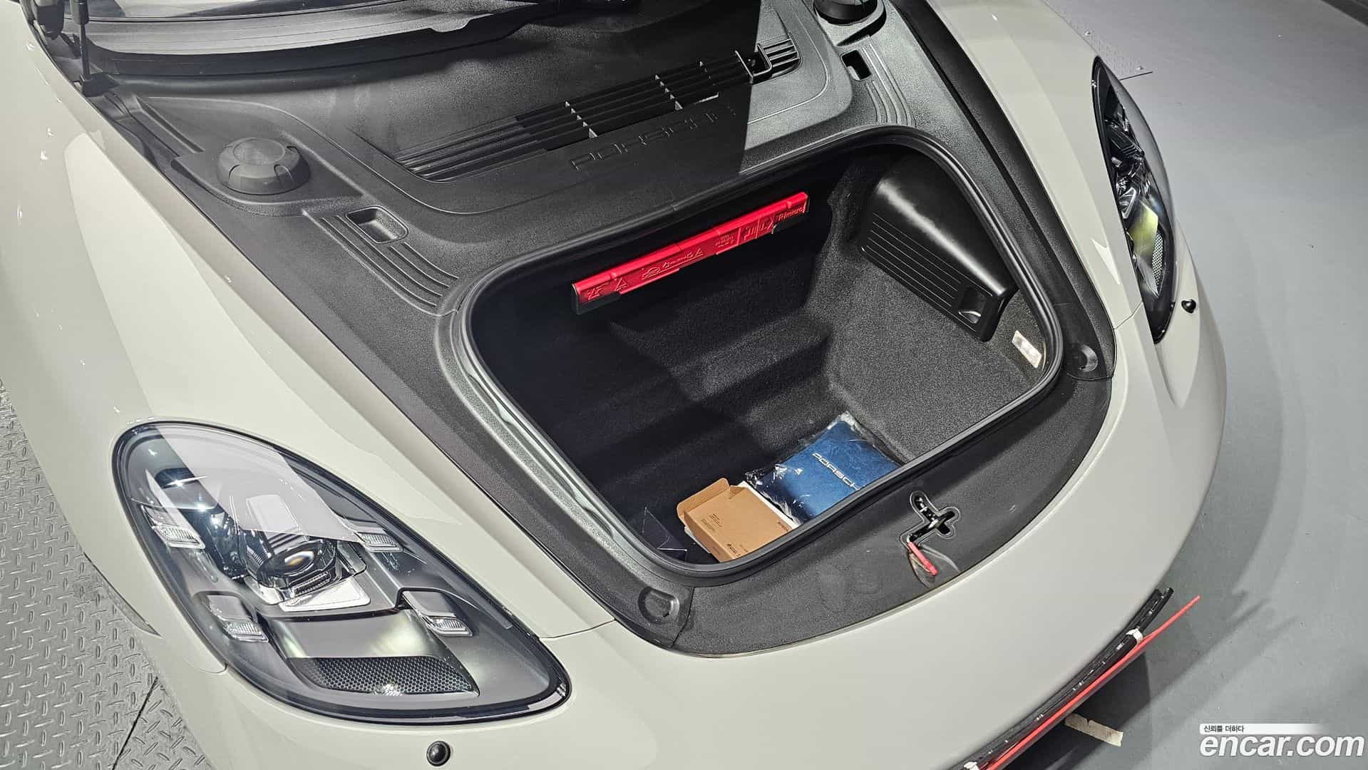 718 Porsche 2022.4-INNER-006