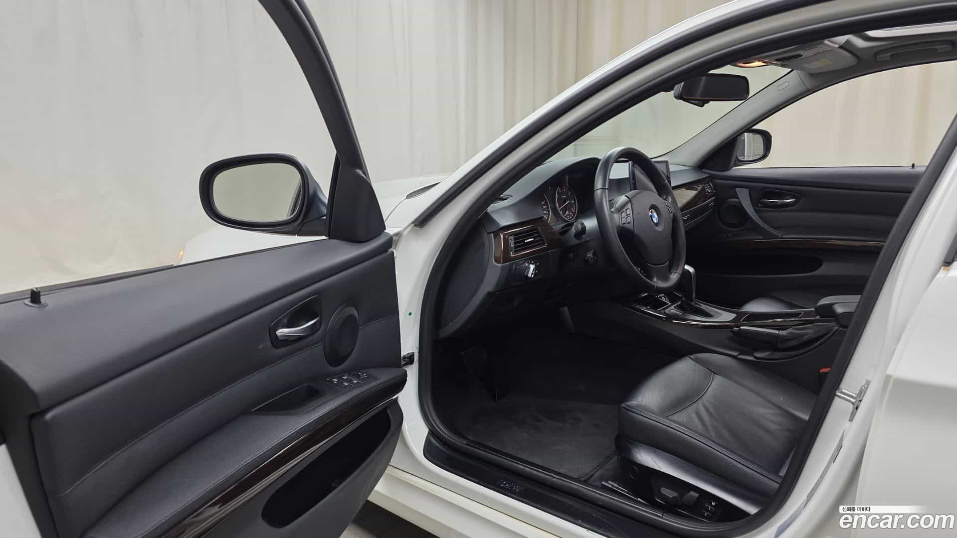 3-Series BMW 2011.11-INNER-010