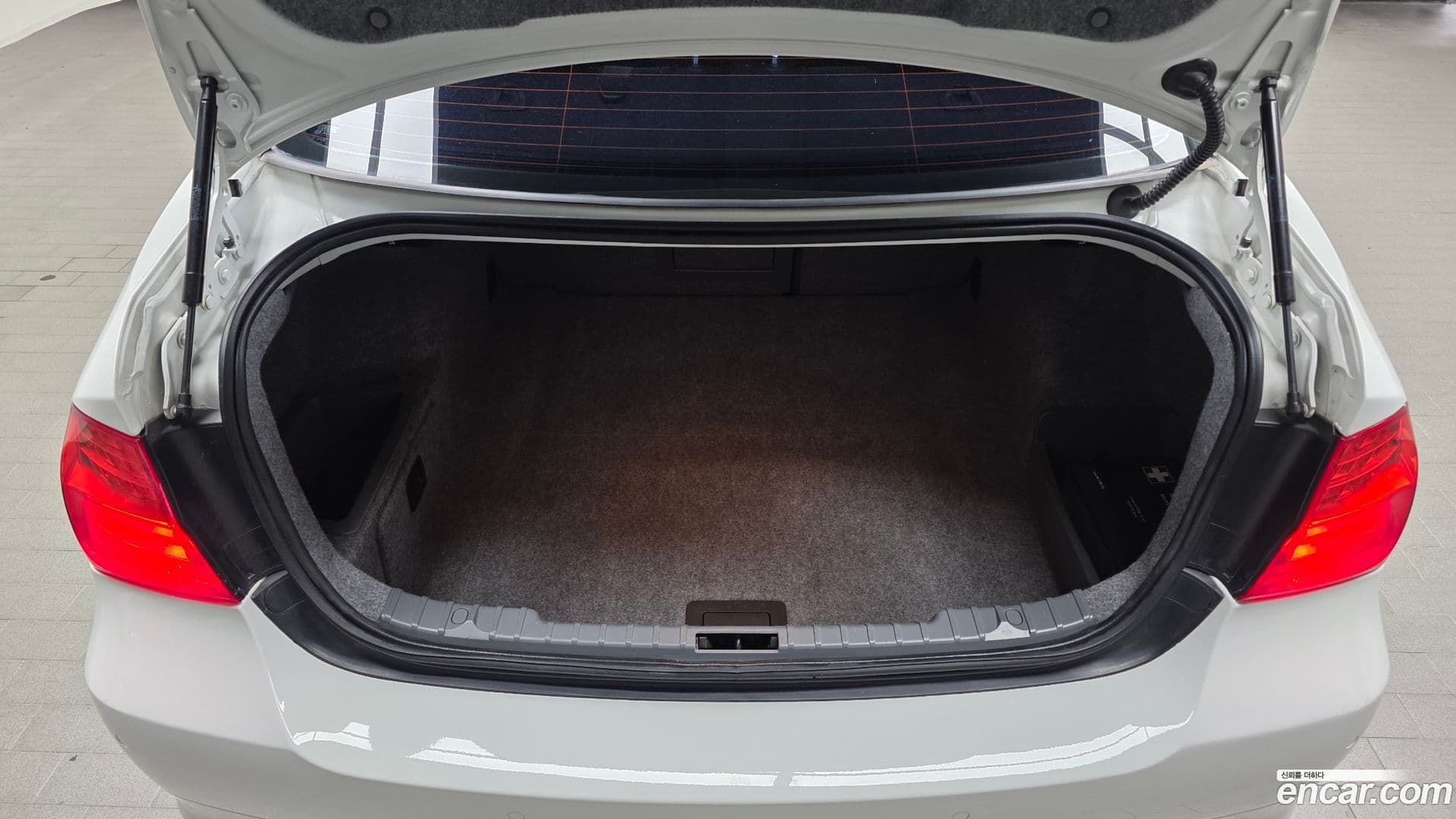 Main__Slider__Photo:3-Series BMW 2011.11-19