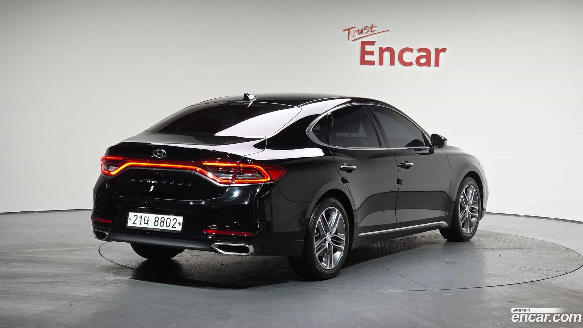 Grandeur Hyundai 2018.2-OUTER-002