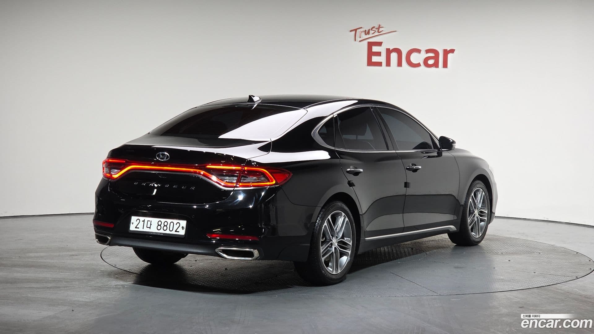 Main__Slider__Photo:Grandeur Hyundai 2018.2-1