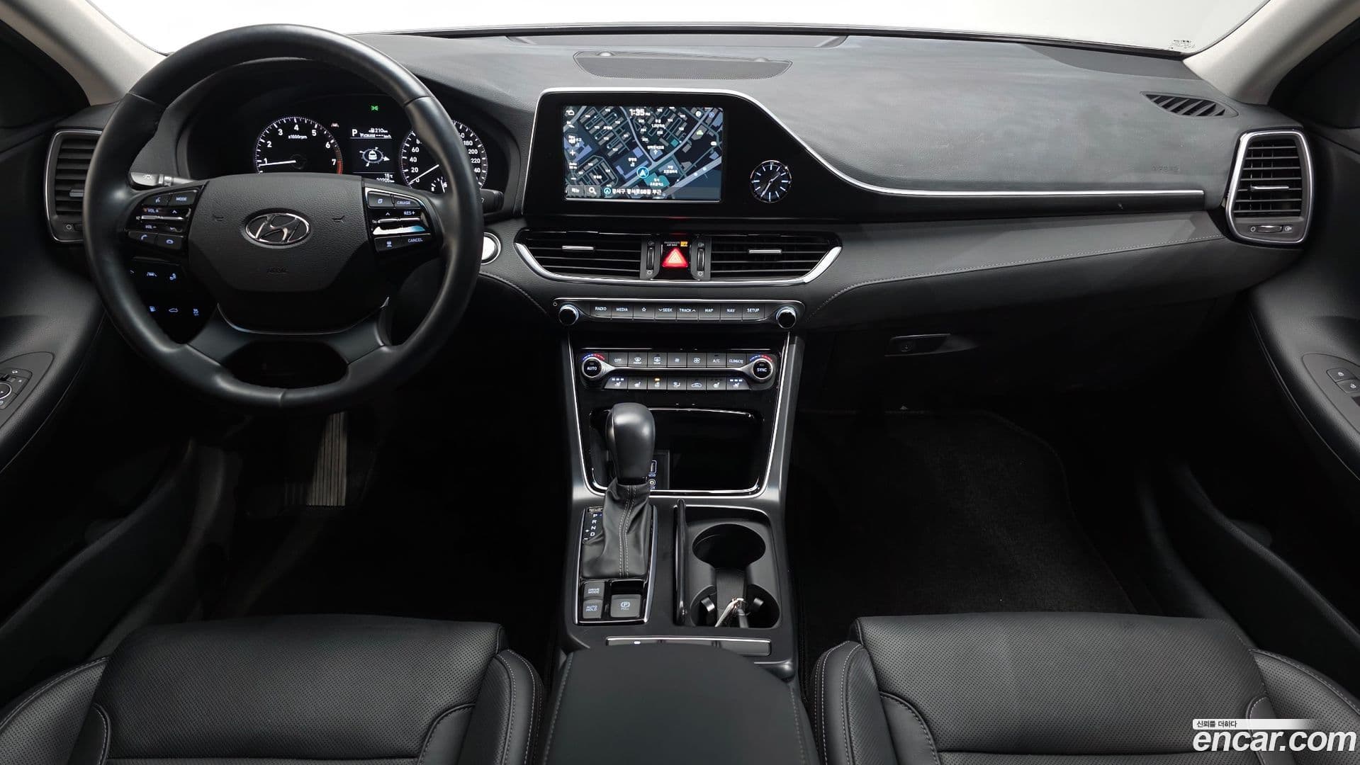 Main__Slider__Photo:Grandeur Hyundai 2018.2-6