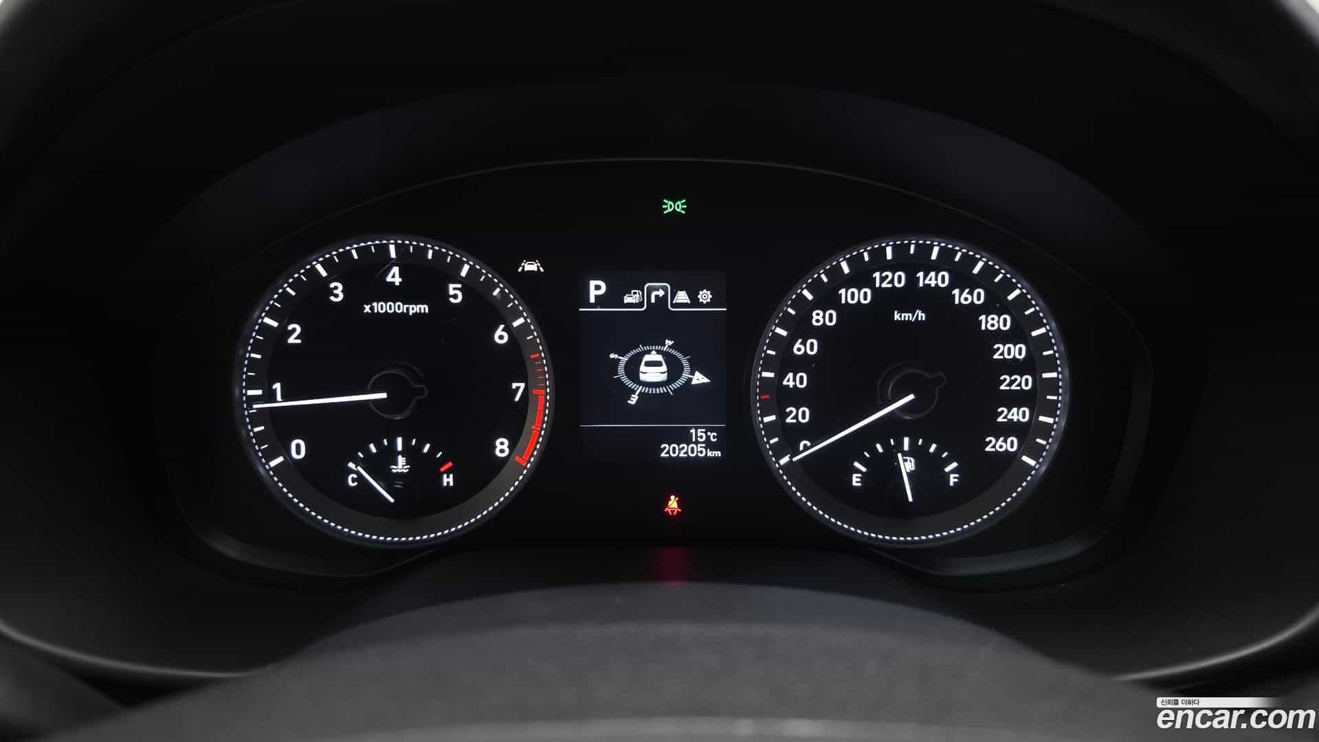 Grandeur Hyundai 2018.2-INNER-008