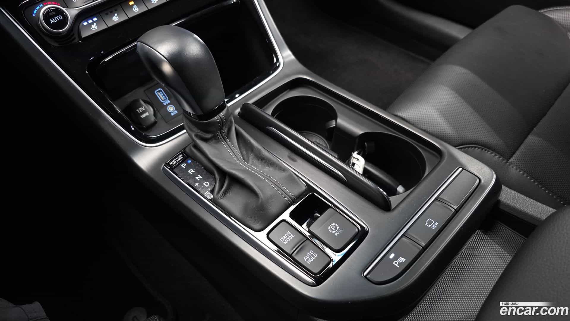 Grandeur Hyundai 2018.2-INNER-009