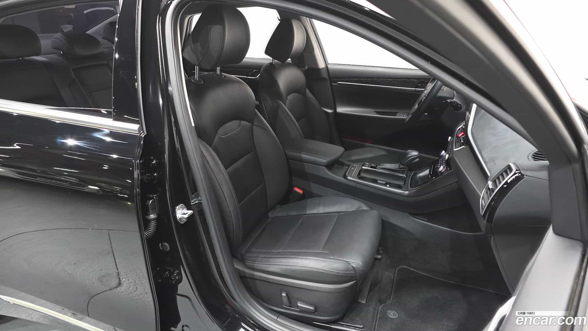 Grandeur Hyundai 2018.2-INNER-010