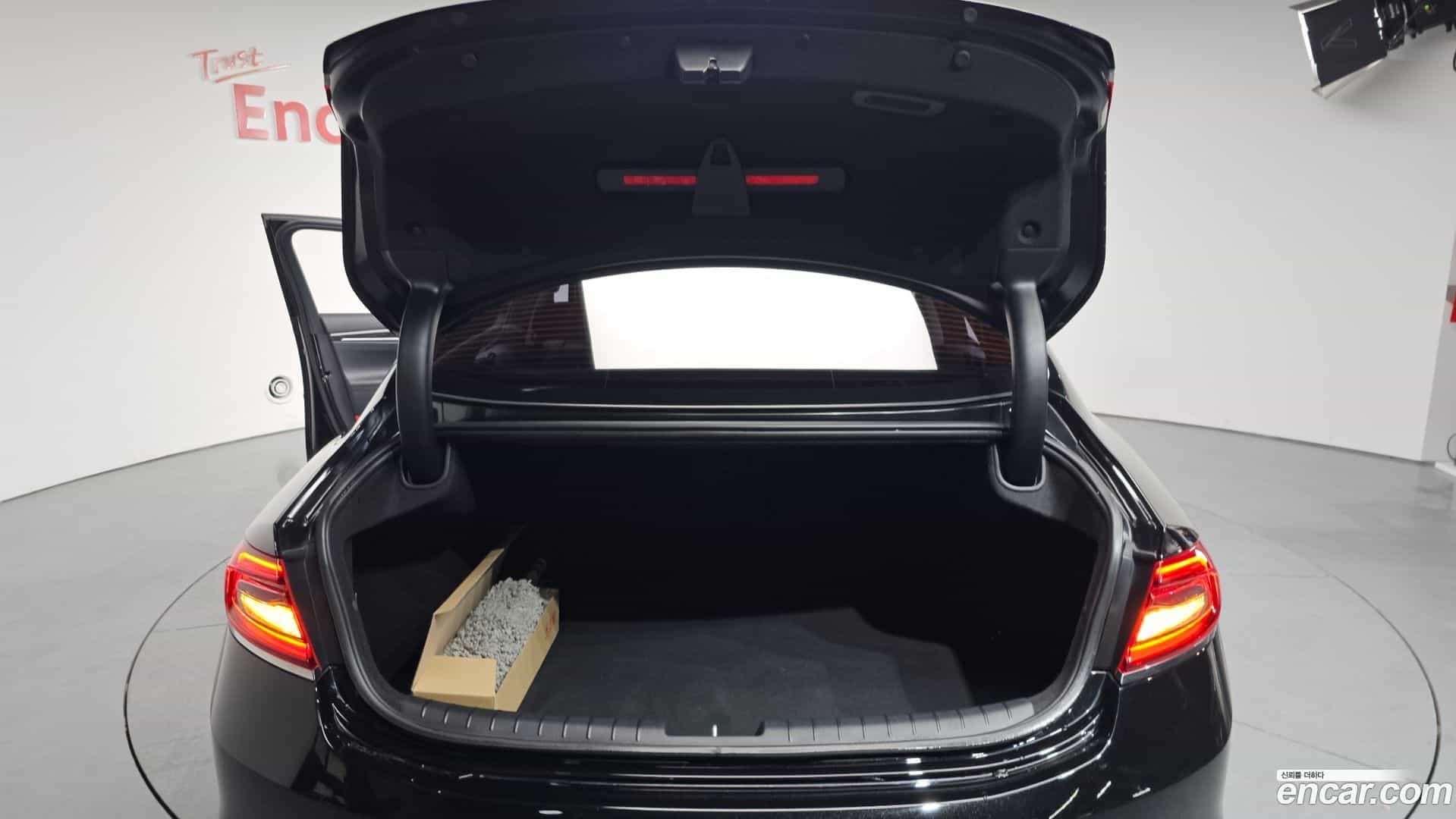 Grandeur Hyundai 2018.2-OPTION-024