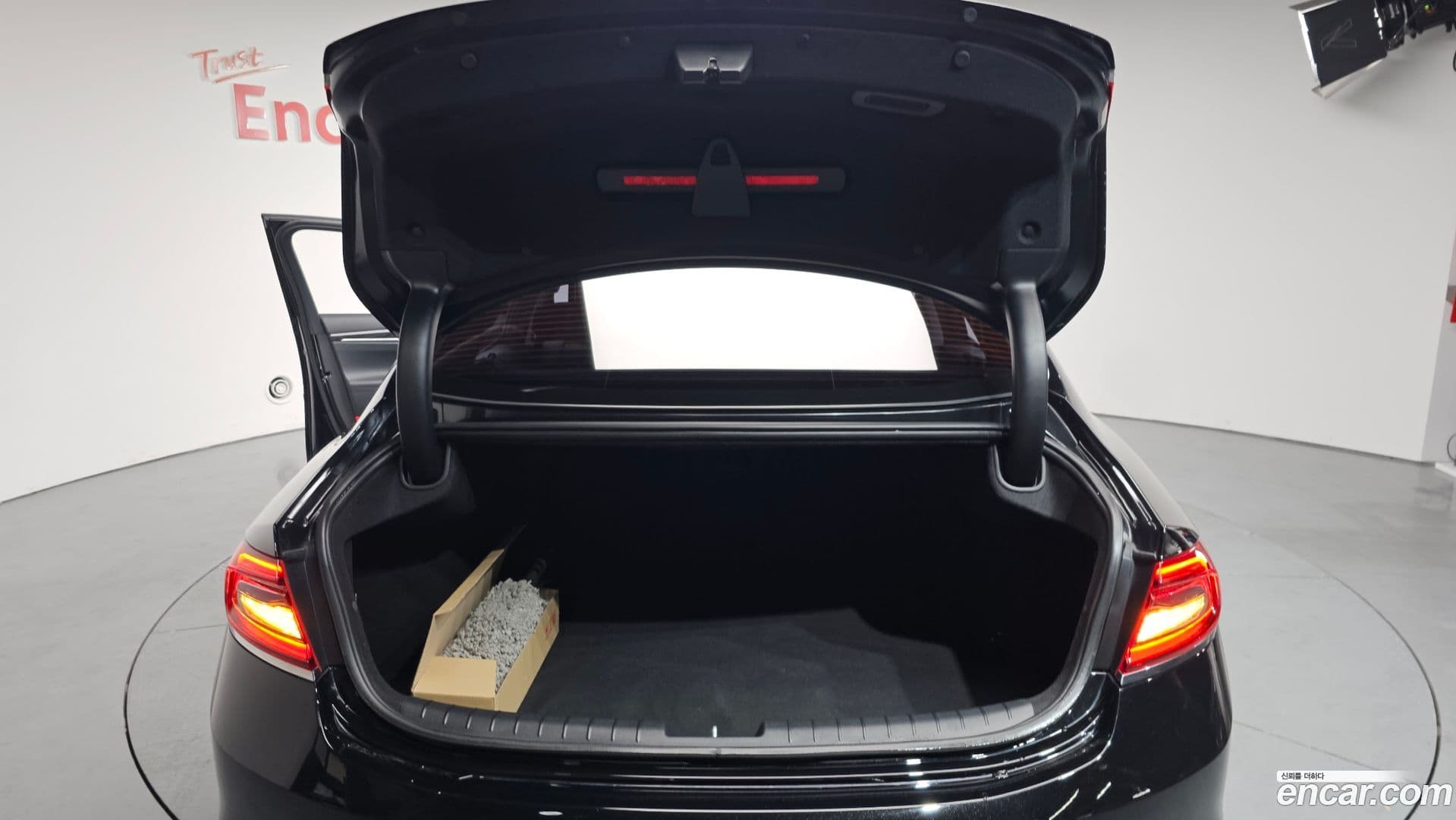 Main__Slider__Photo:Grandeur Hyundai 2018.2-19