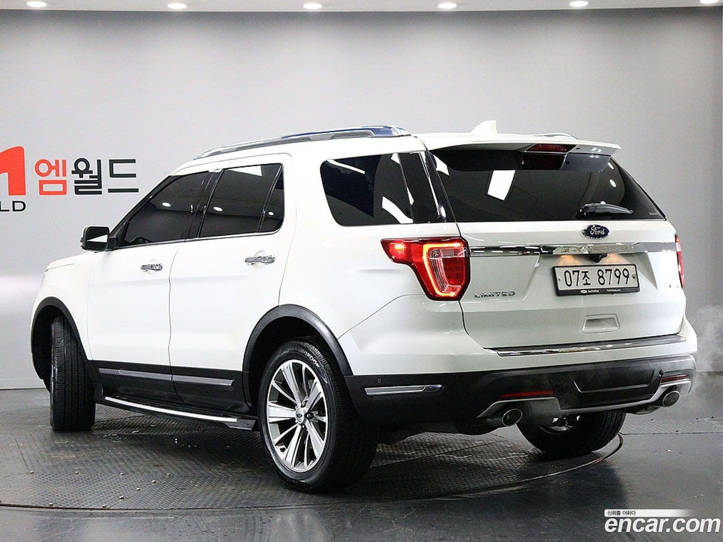 Main__Slider__Photo:Explorer Ford 2018.5-3