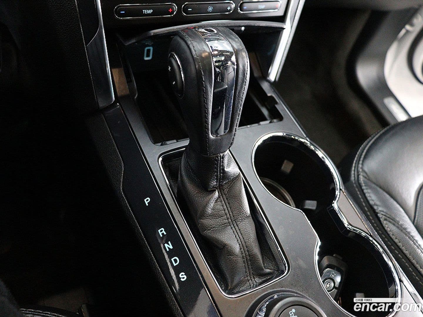 Main__Slider__Photo:Explorer Ford 2018.5-7