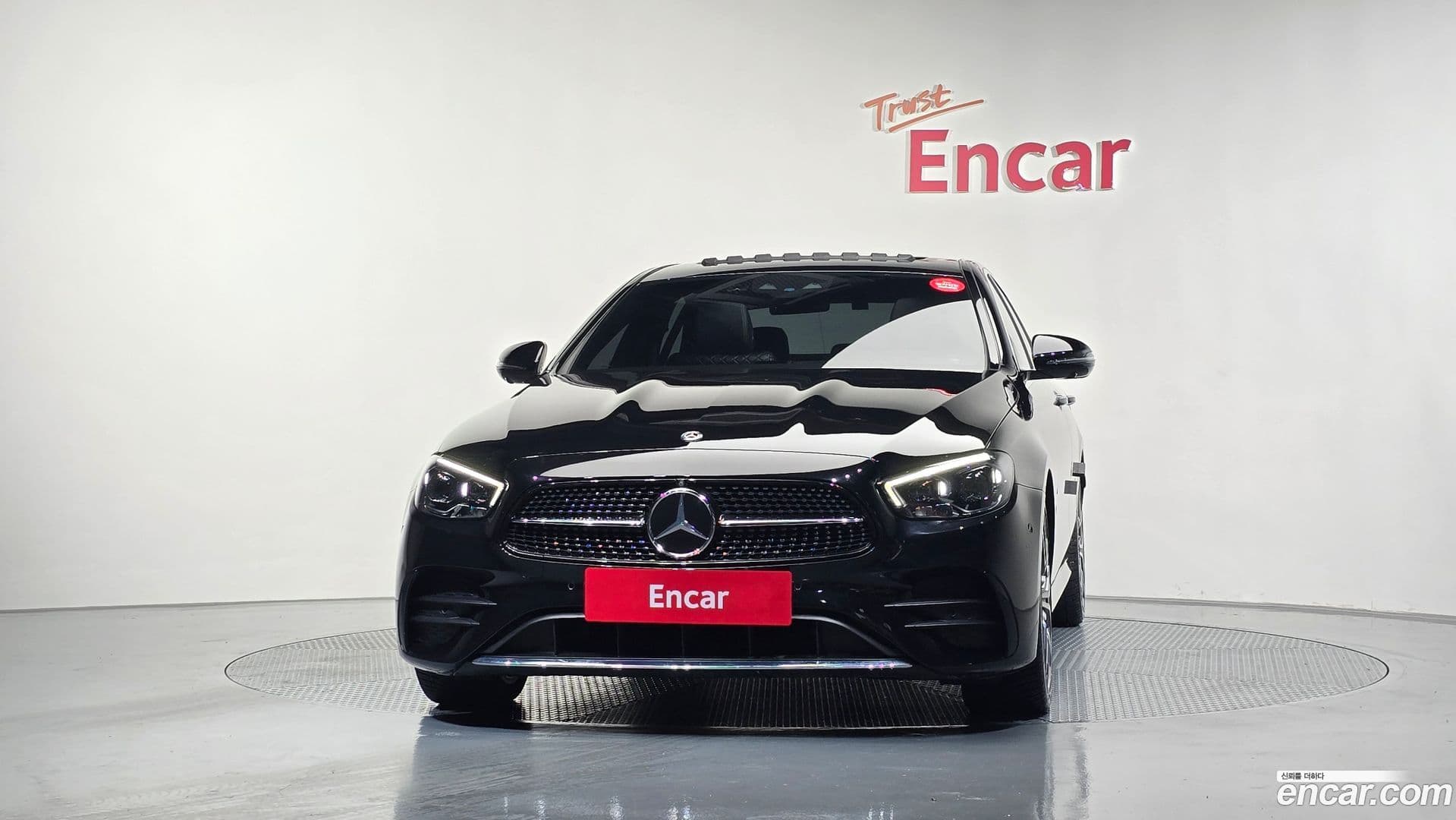 Main__Slider__Photo:E-Class Mercedes-Benz 2020.11-2