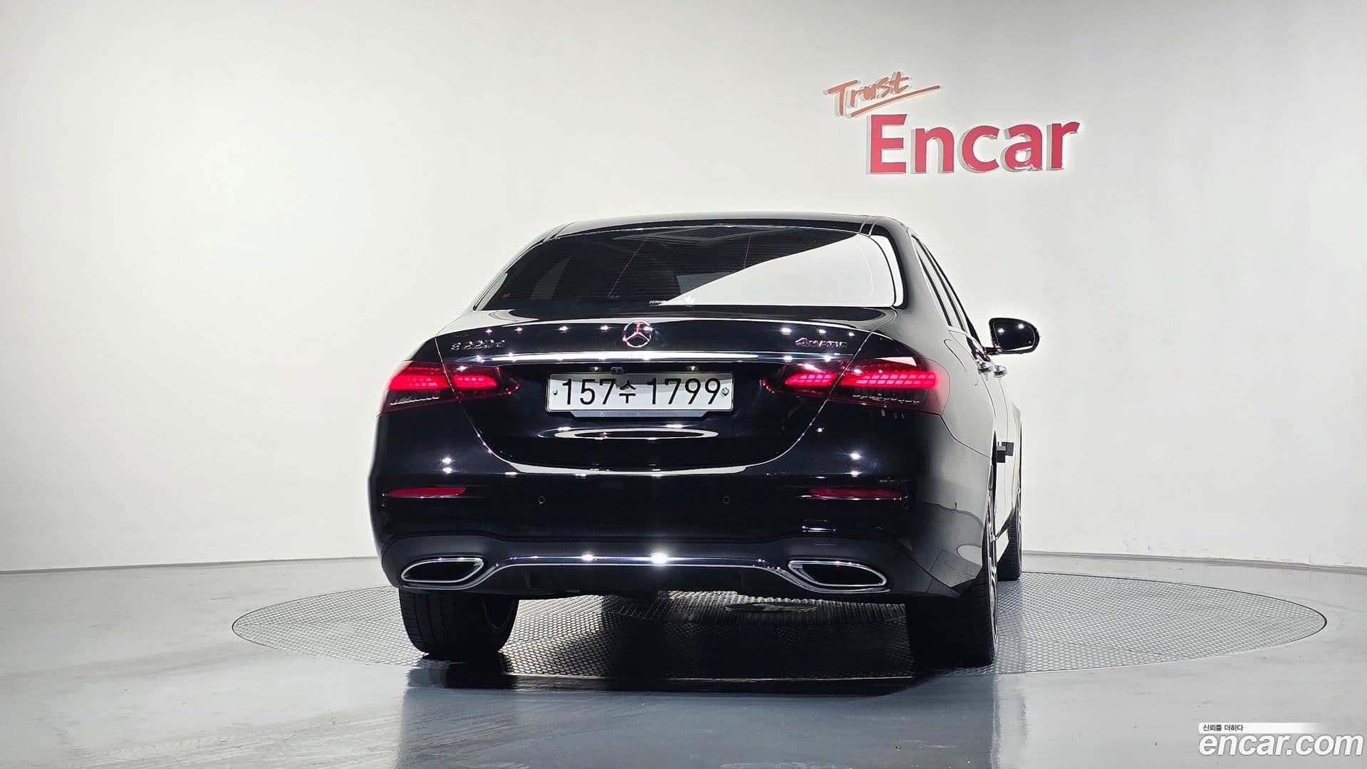 Main__Slider__Photo:E-Class Mercedes-Benz 2020.11-3